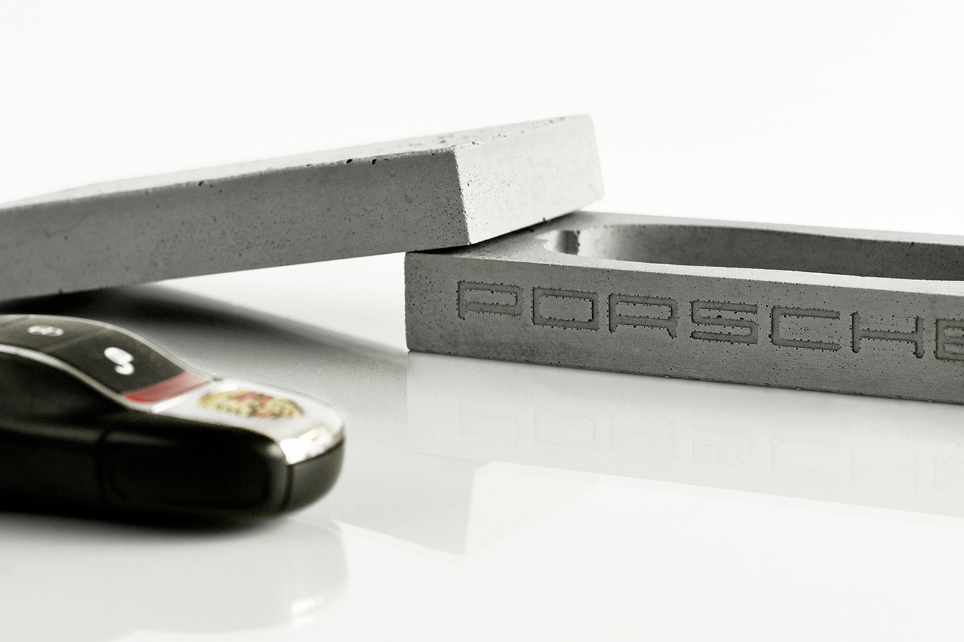 PORSCHE KEY CAS，concrete，grey，