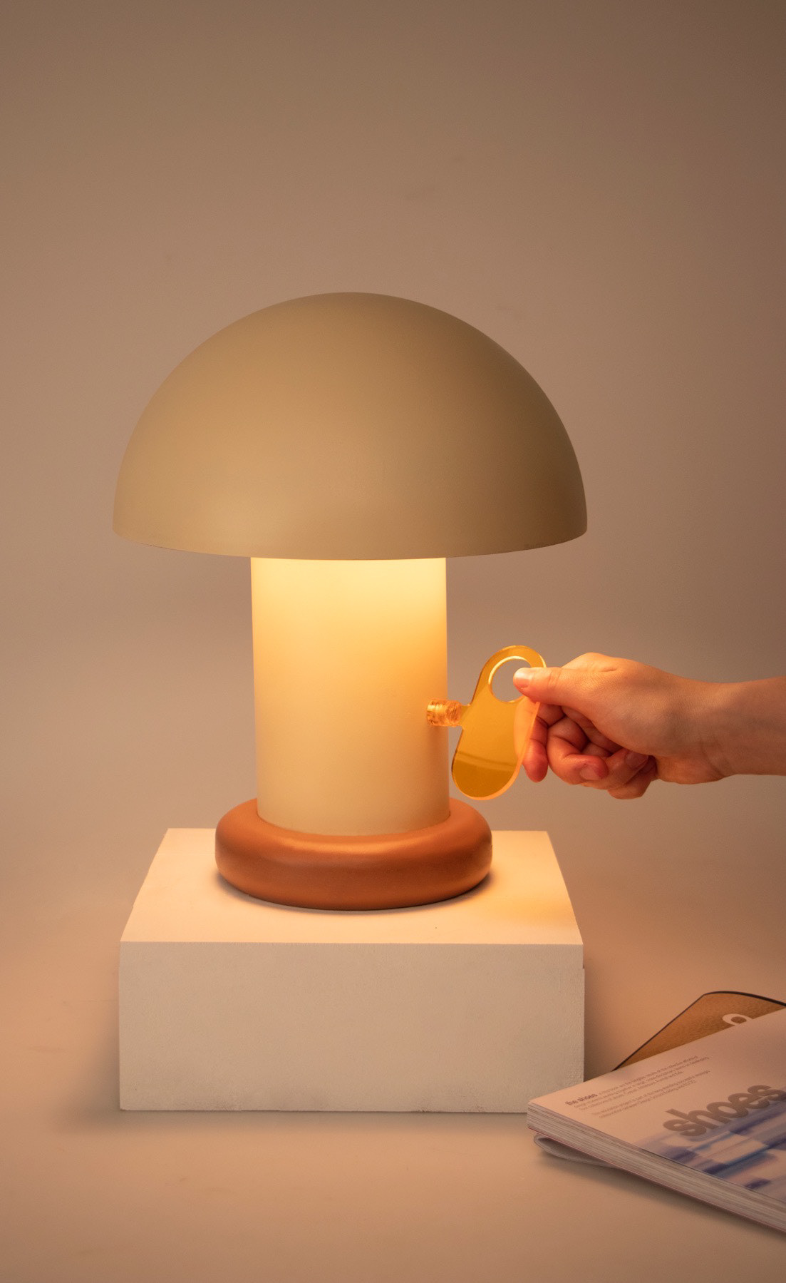 lamp，WARBLE，industrial design，product design，Wind up，