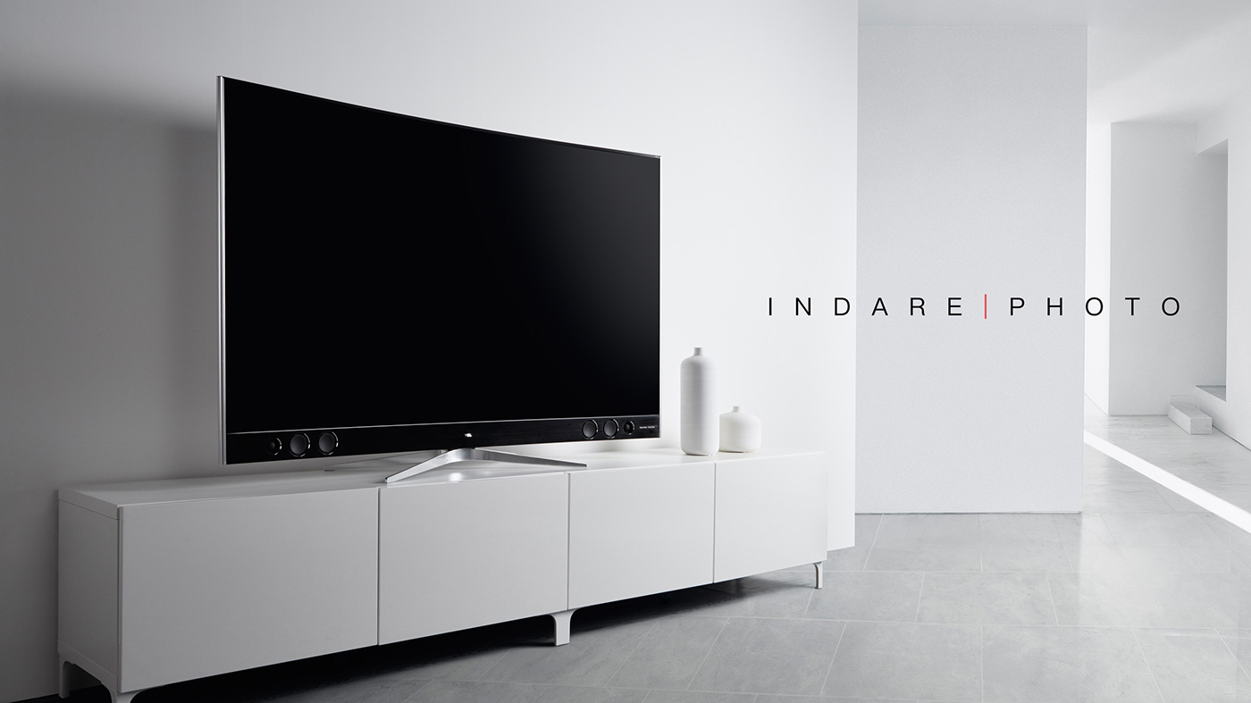 High end TV des，curved surface，black，