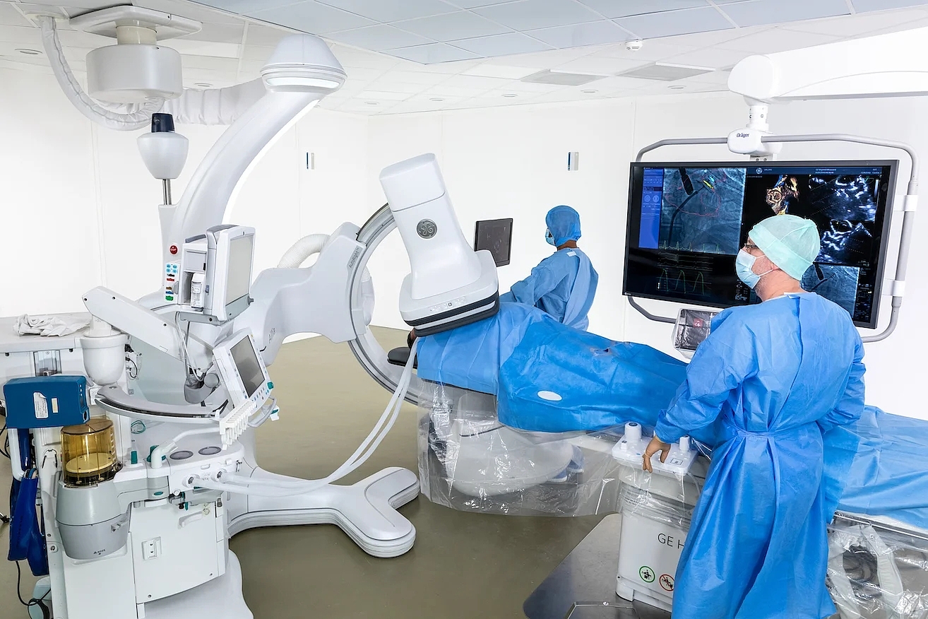 Allia IGS 7，Medical robot，artificial intelligence，2022 Red Dot Product Design Award，