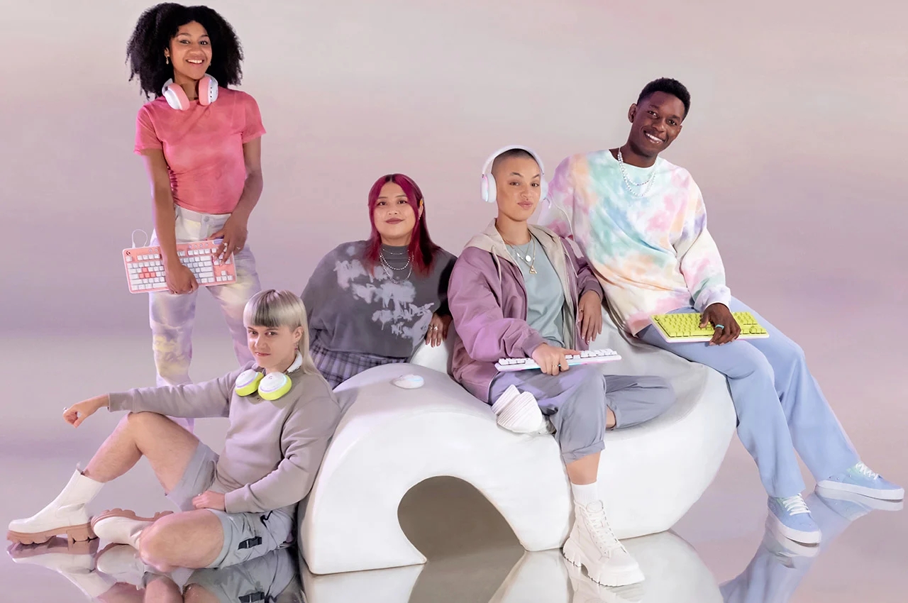 Logitech，logitech，headset，keyboard，mouse，Computer accessories，Female players，