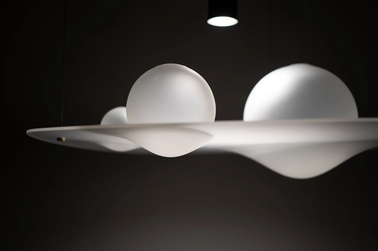 a chandelier，furniture，lamps and lanterns，originality，