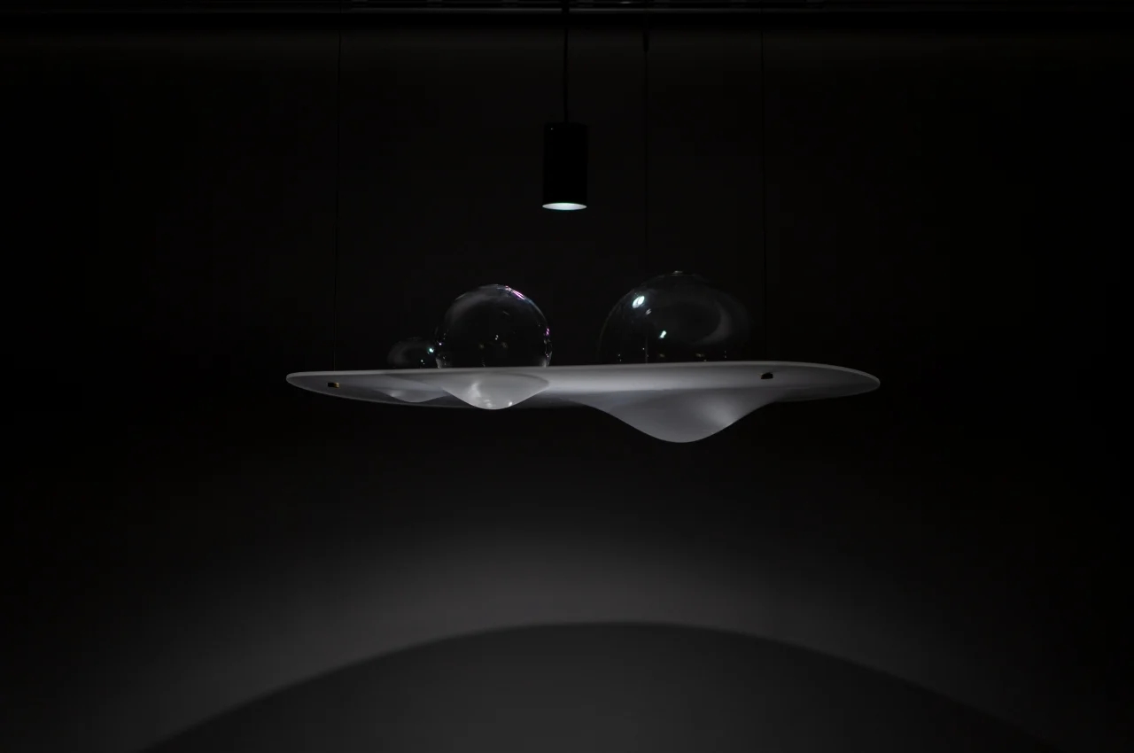 a chandelier，furniture，lamps and lanterns，originality，