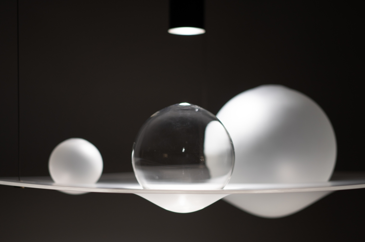 a chandelier，furniture，lamps and lanterns，originality，