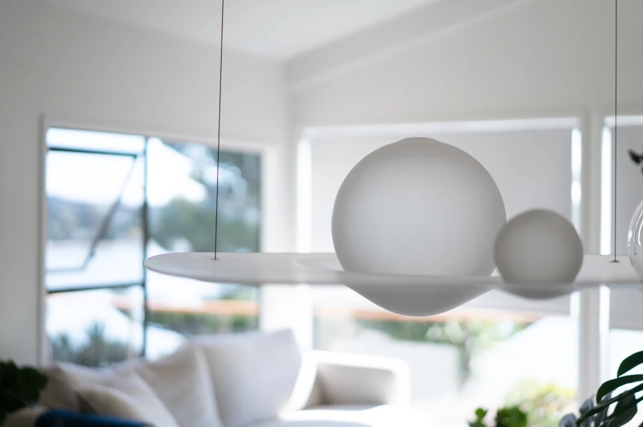 a chandelier，furniture，lamps and lanterns，originality，