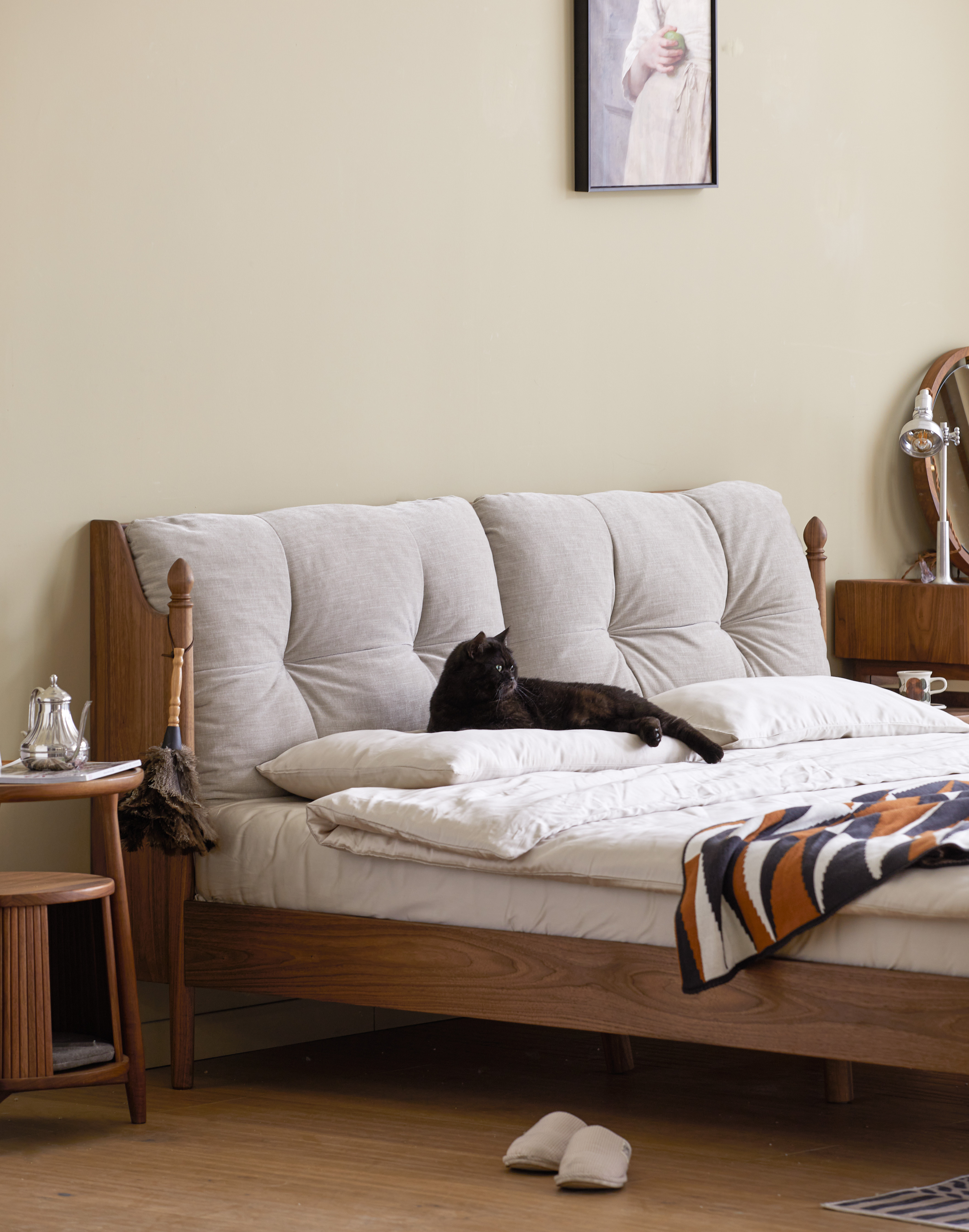 North American black walnut，furniture design ，Solid wood furniture，Bed，