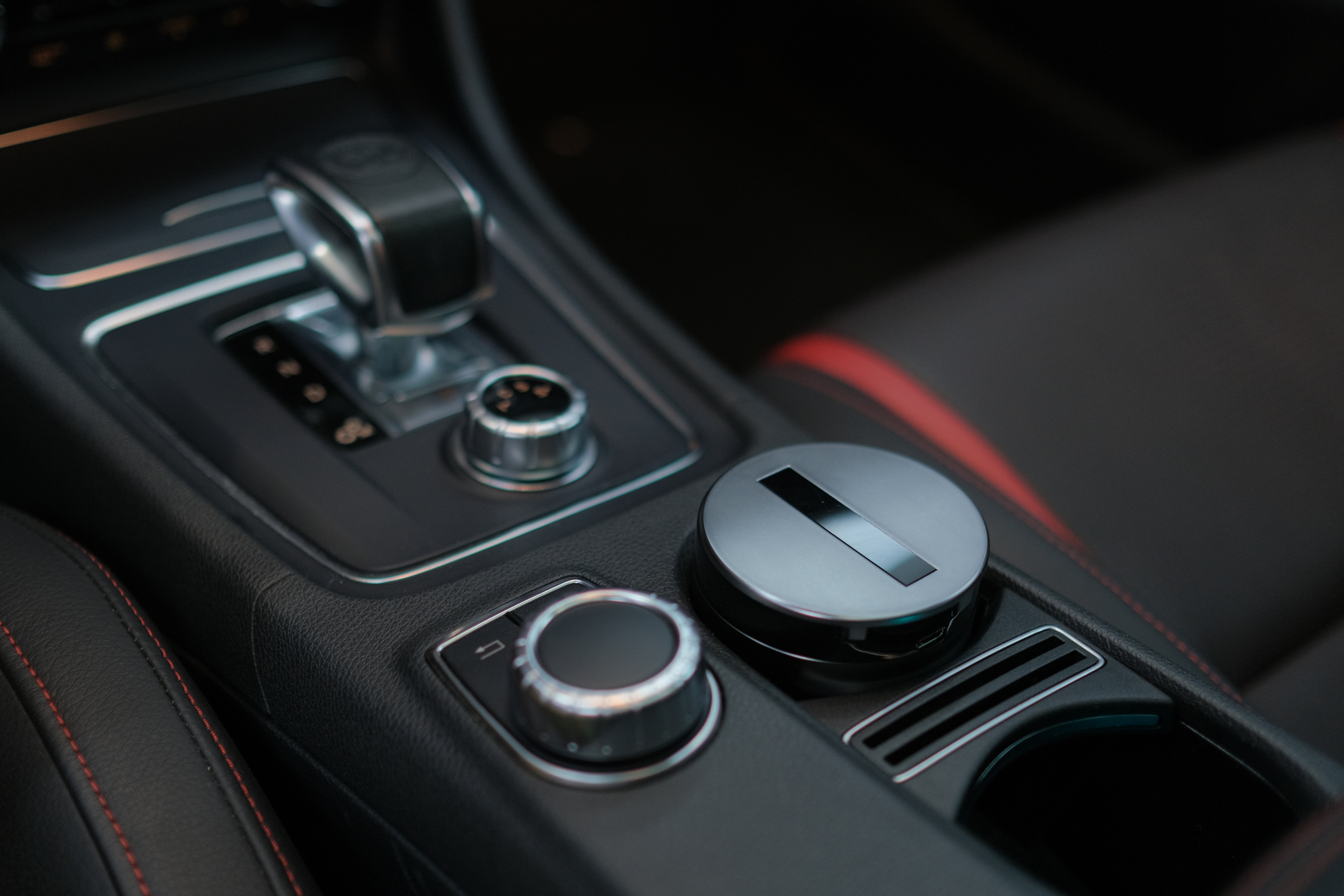 Infrared induction，Car ashtray，Fully automatic opening and closing，