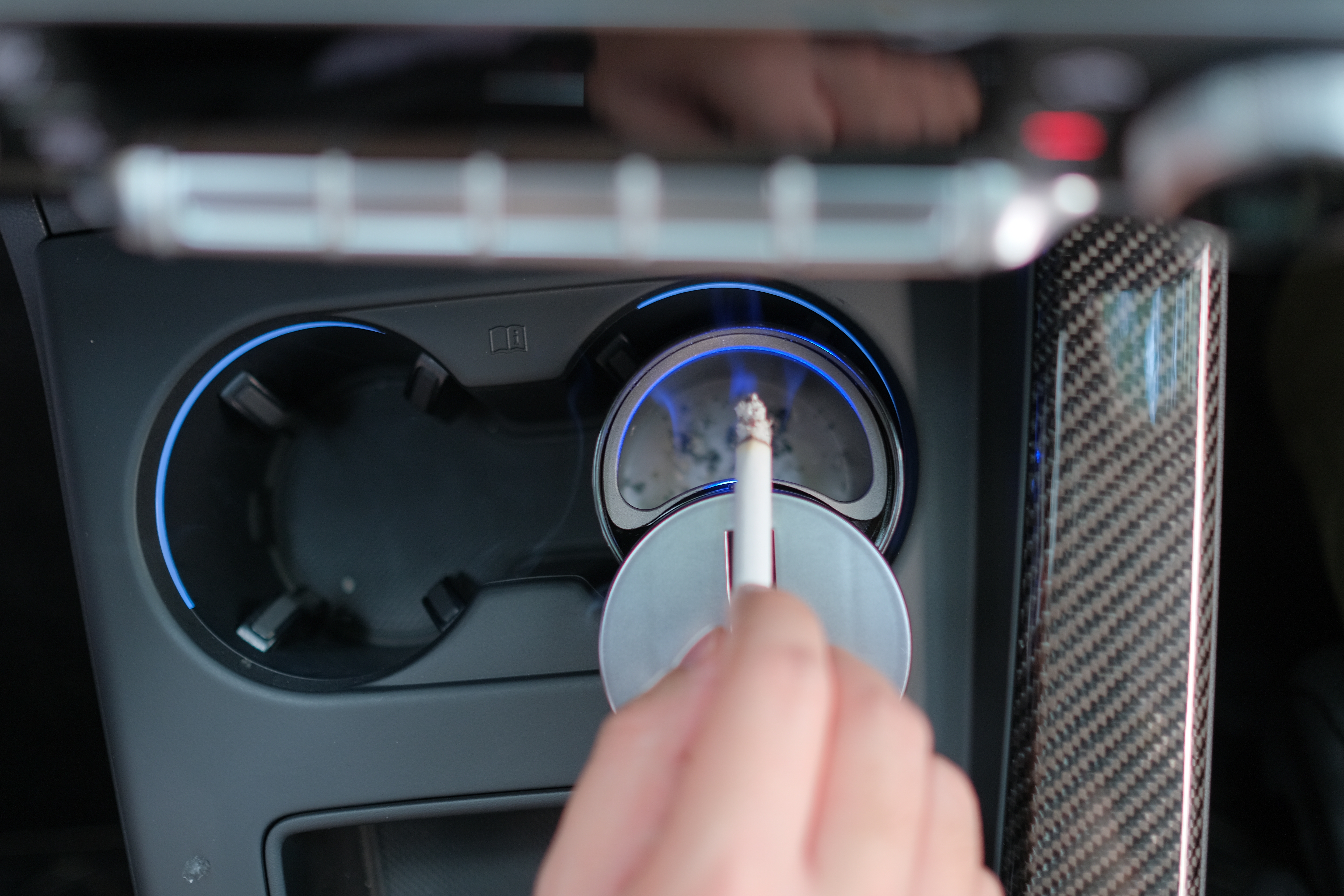 Infrared induction，Car ashtray，Fully automatic opening and closing，