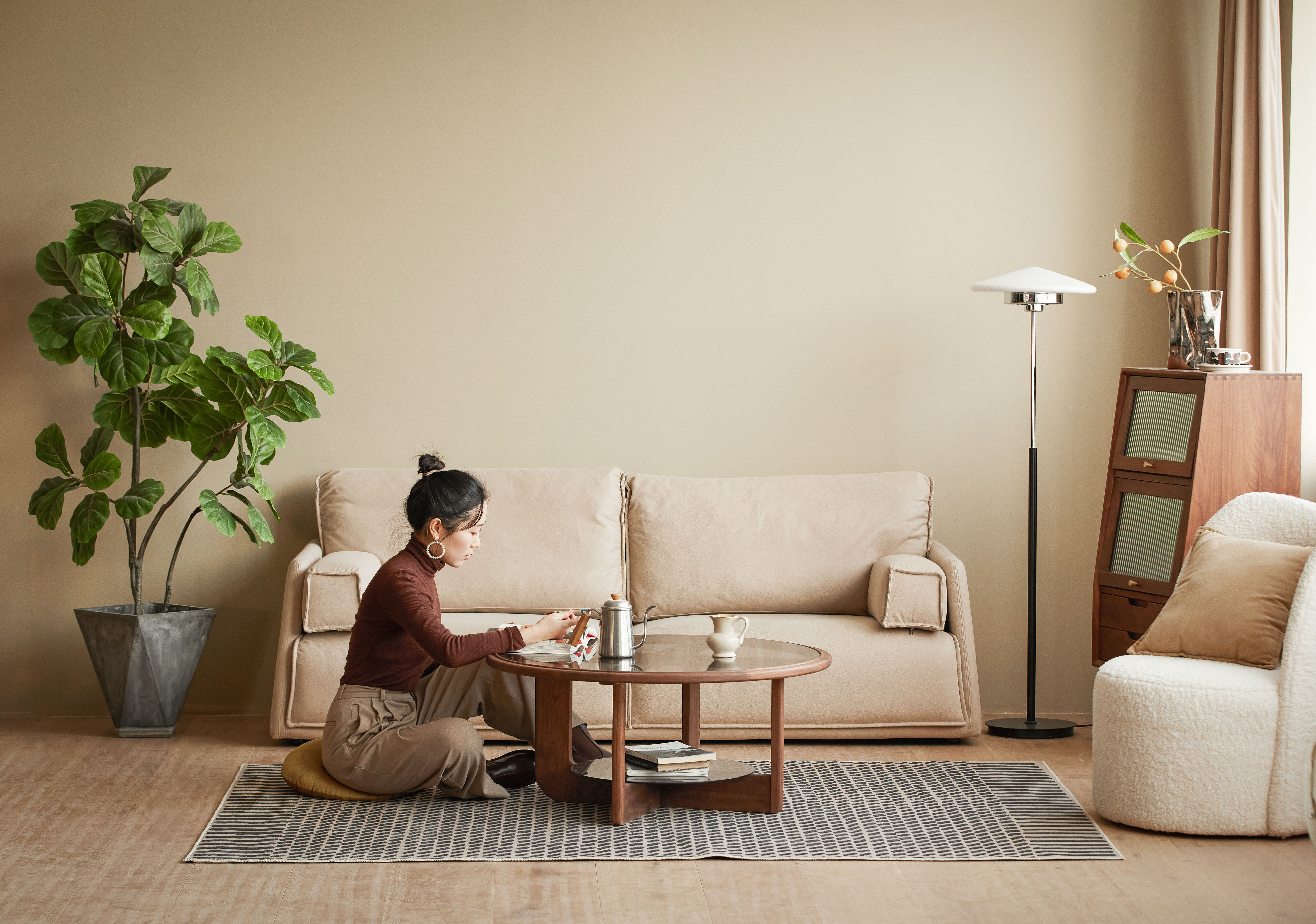 Furniture designer Ren Mengying，Furniture designer almond vegetable head，