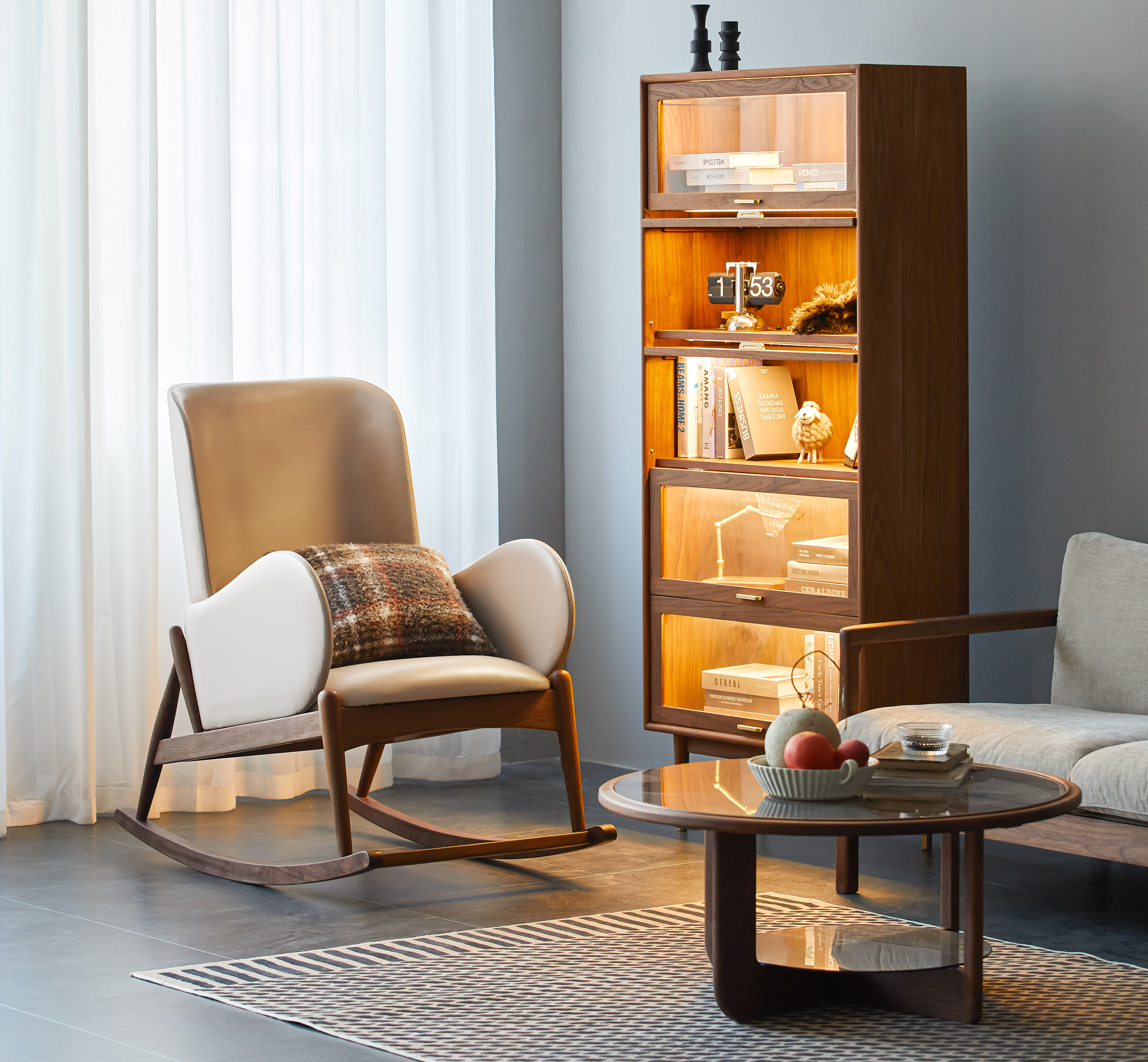 Furniture designer Ren Mengying，Furniture designer almond vegetable head，