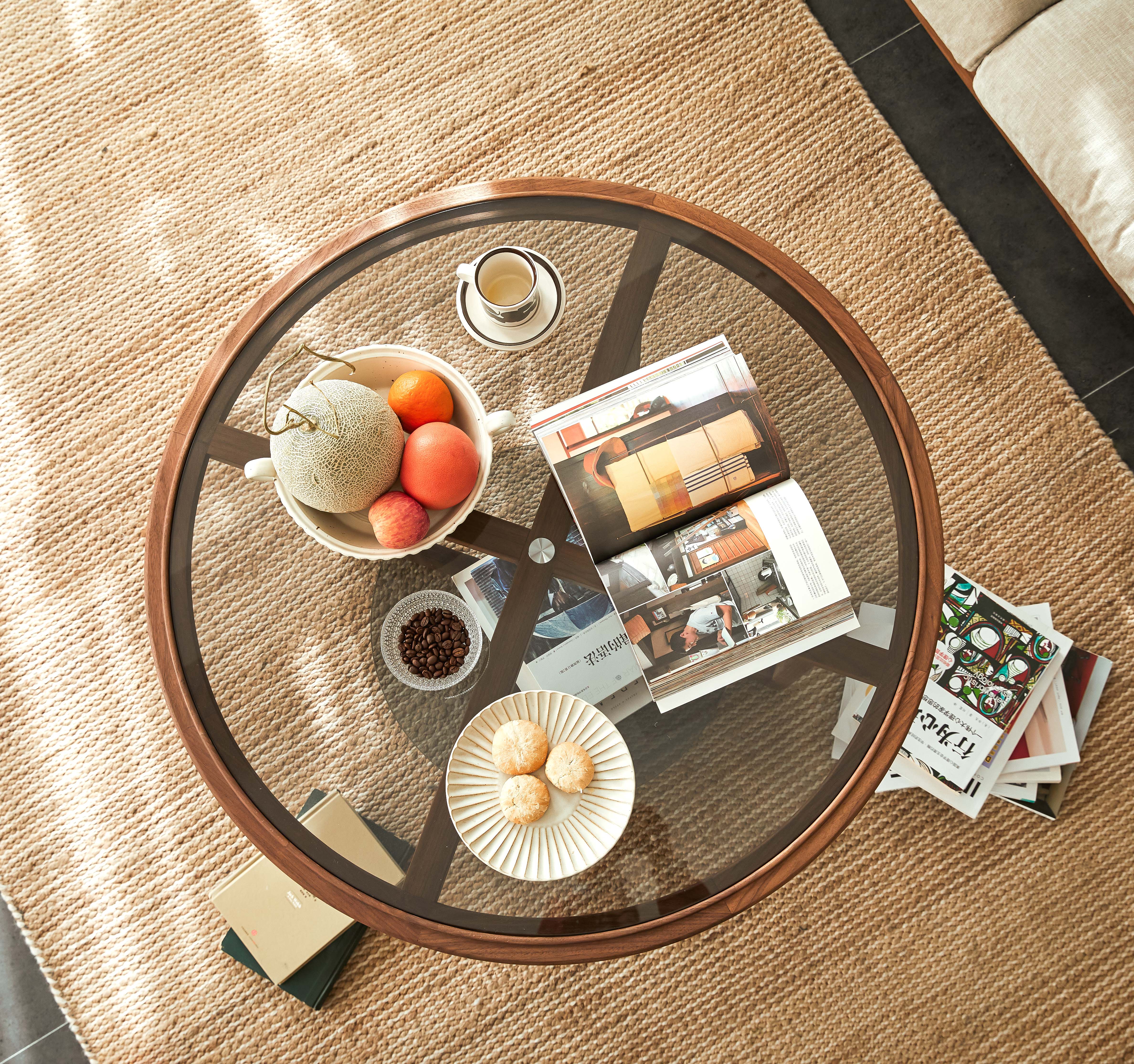 Furniture designer Ren Mengying，Furniture designer almond vegetable head，