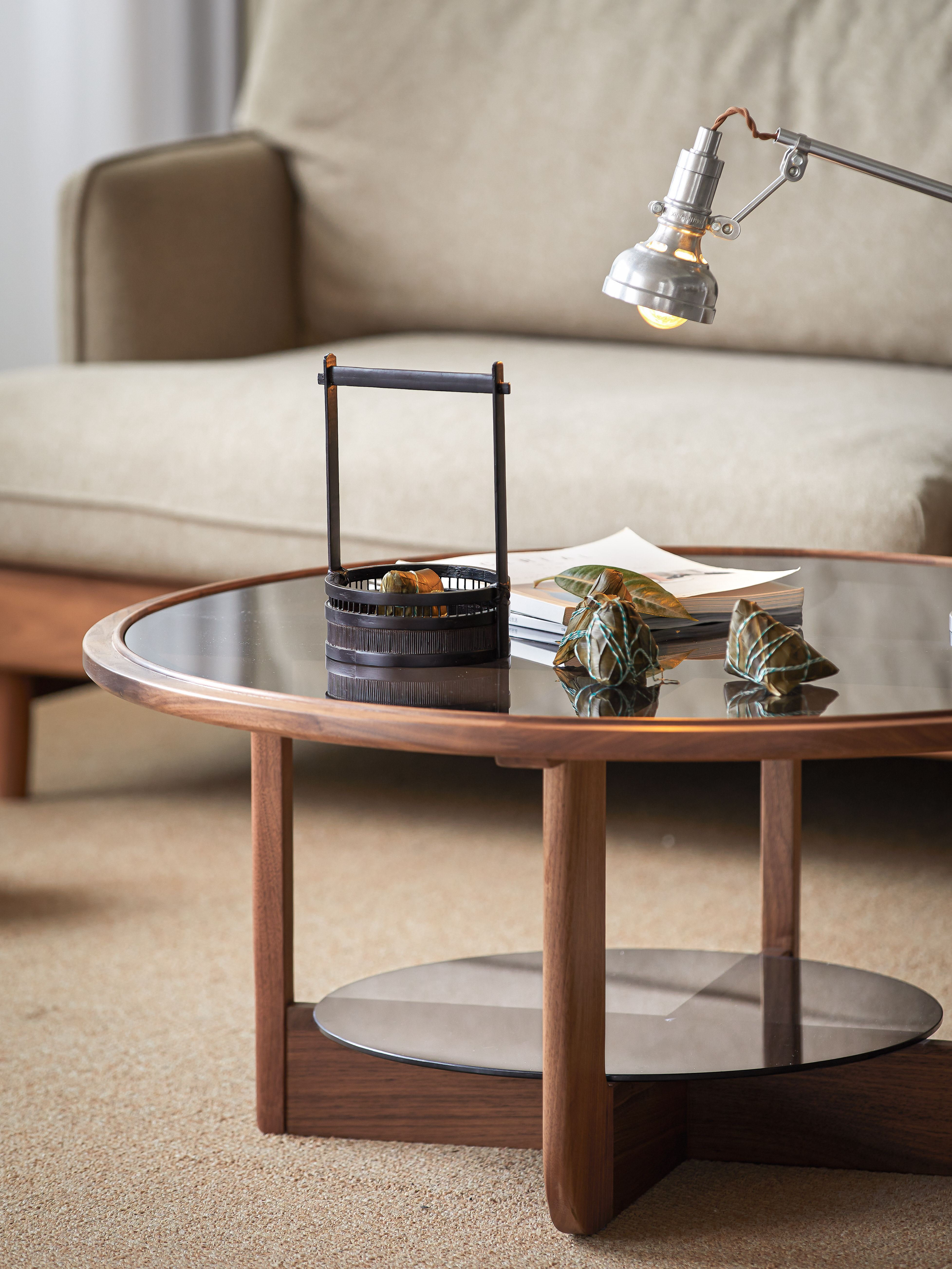 Furniture designer Ren Mengying，Furniture designer almond vegetable head，