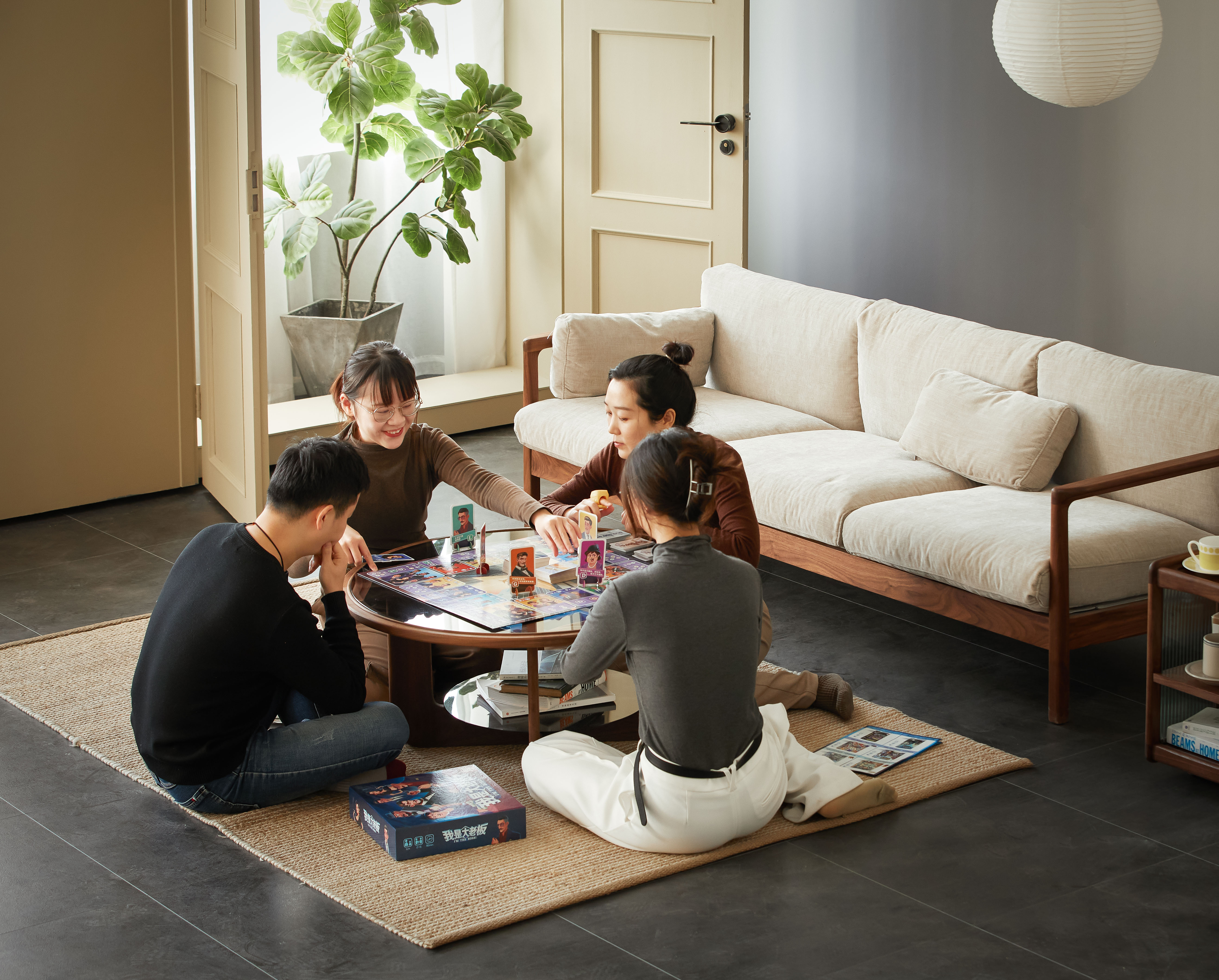 Furniture designer Ren Mengying，Furniture designer almond vegetable head，