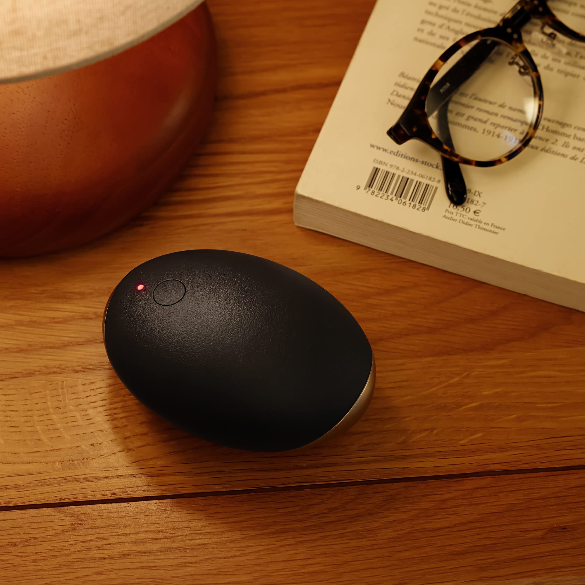 2022 Red Dot Product Design Award，CARESSA °C-STONE，Warm Massager，