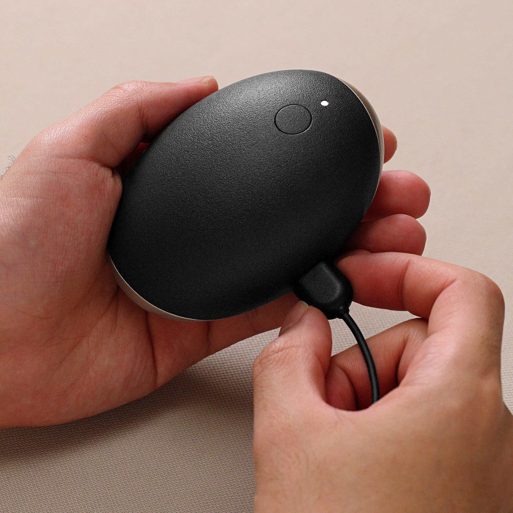 2022 Red Dot Product Design Award，CARESSA °C-STONE，Warm Massager，