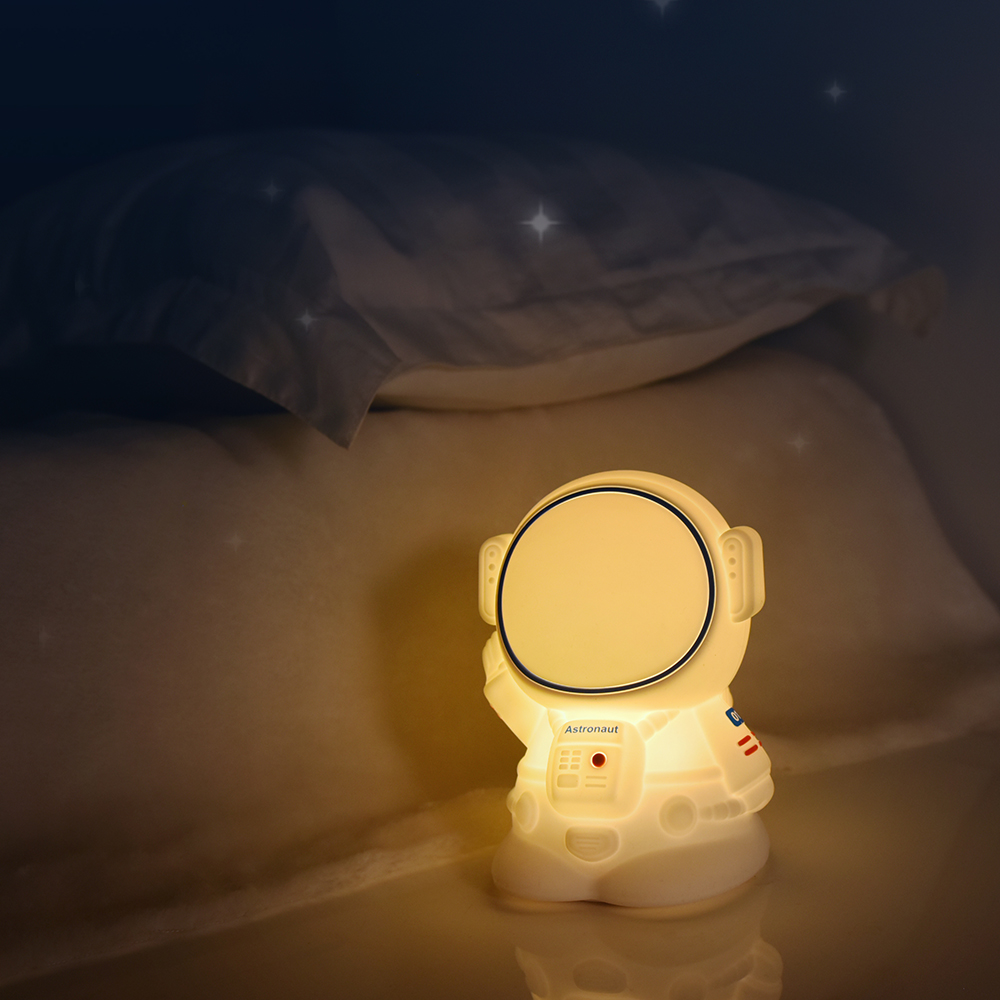 astronaut，Warm night light，Silicone lamp，