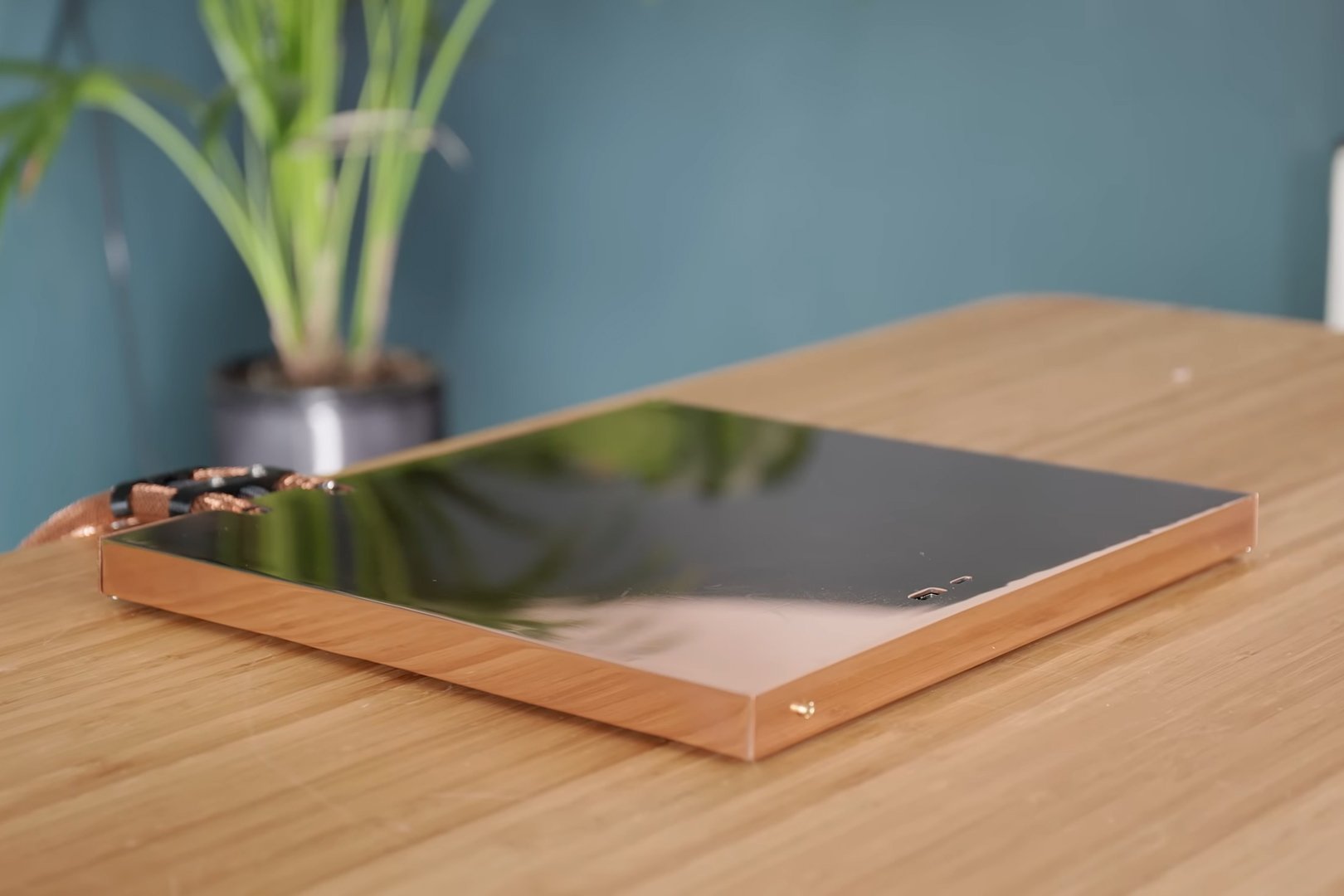 DIY Perks，product design，PLAYSTATION 5 'SLIM'，Water-cooled game machine，Very thin design，