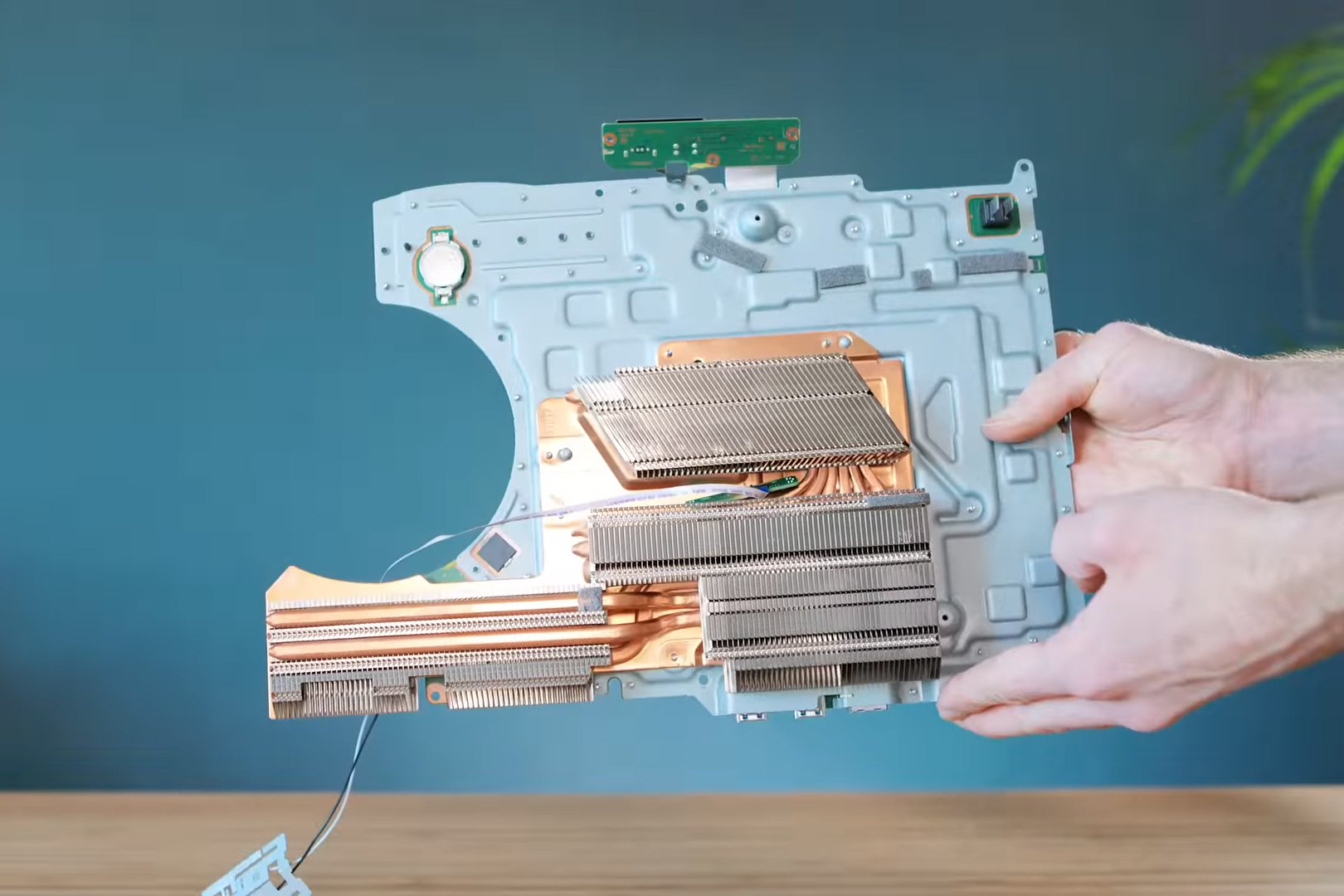 DIY Perks，product design，PLAYSTATION 5 'SLIM'，Water-cooled game machine，Very thin design，