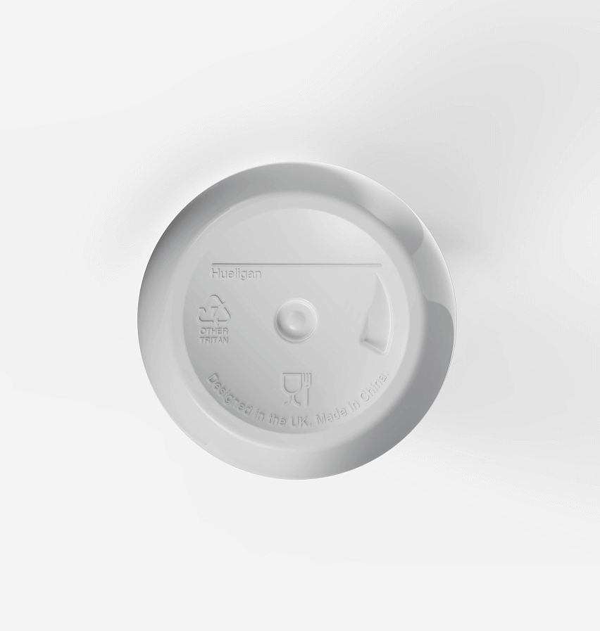 Water bottle，Milkshake，black and white，2022 Red Dot Product Design Award，