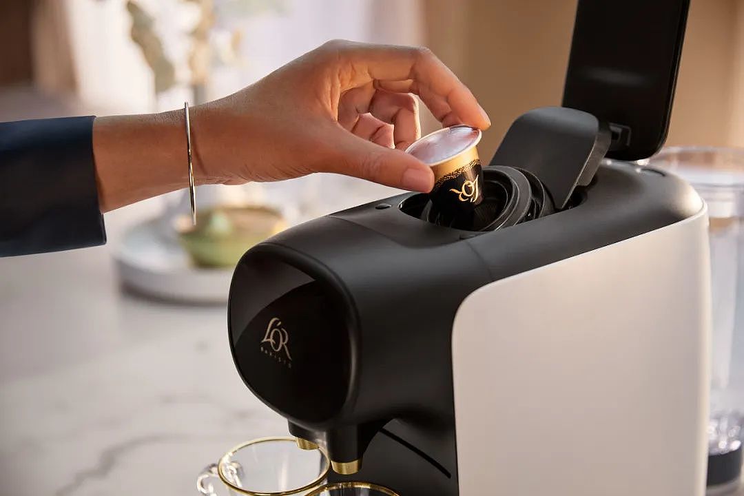Coffee machine，Italian style，compact，2022 Red Dot Product Design Award，