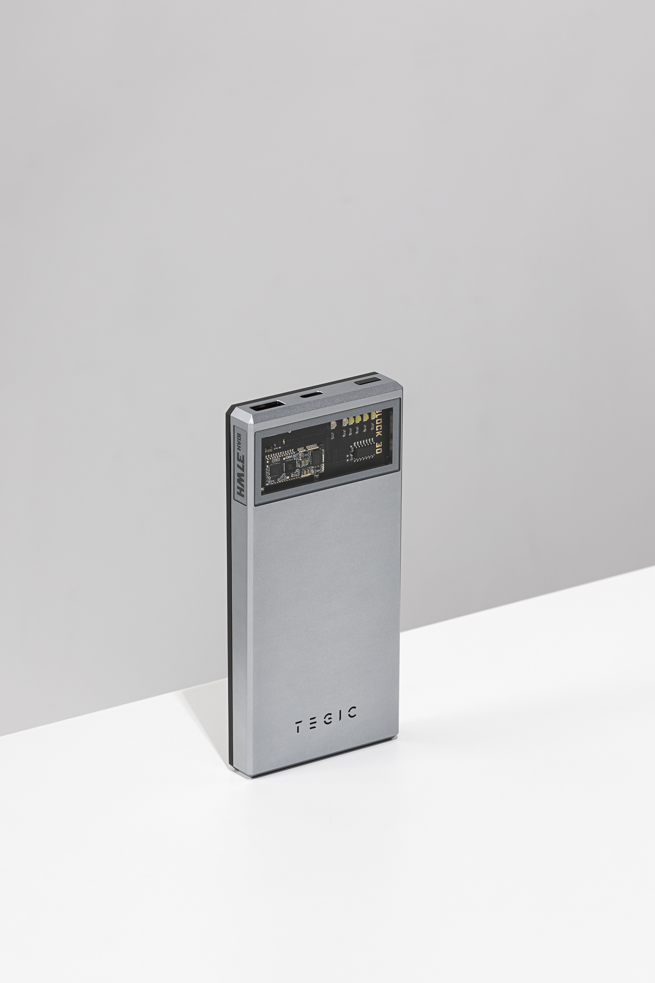 portable source，portable battery，chip，Shenzhen，Product shooting，