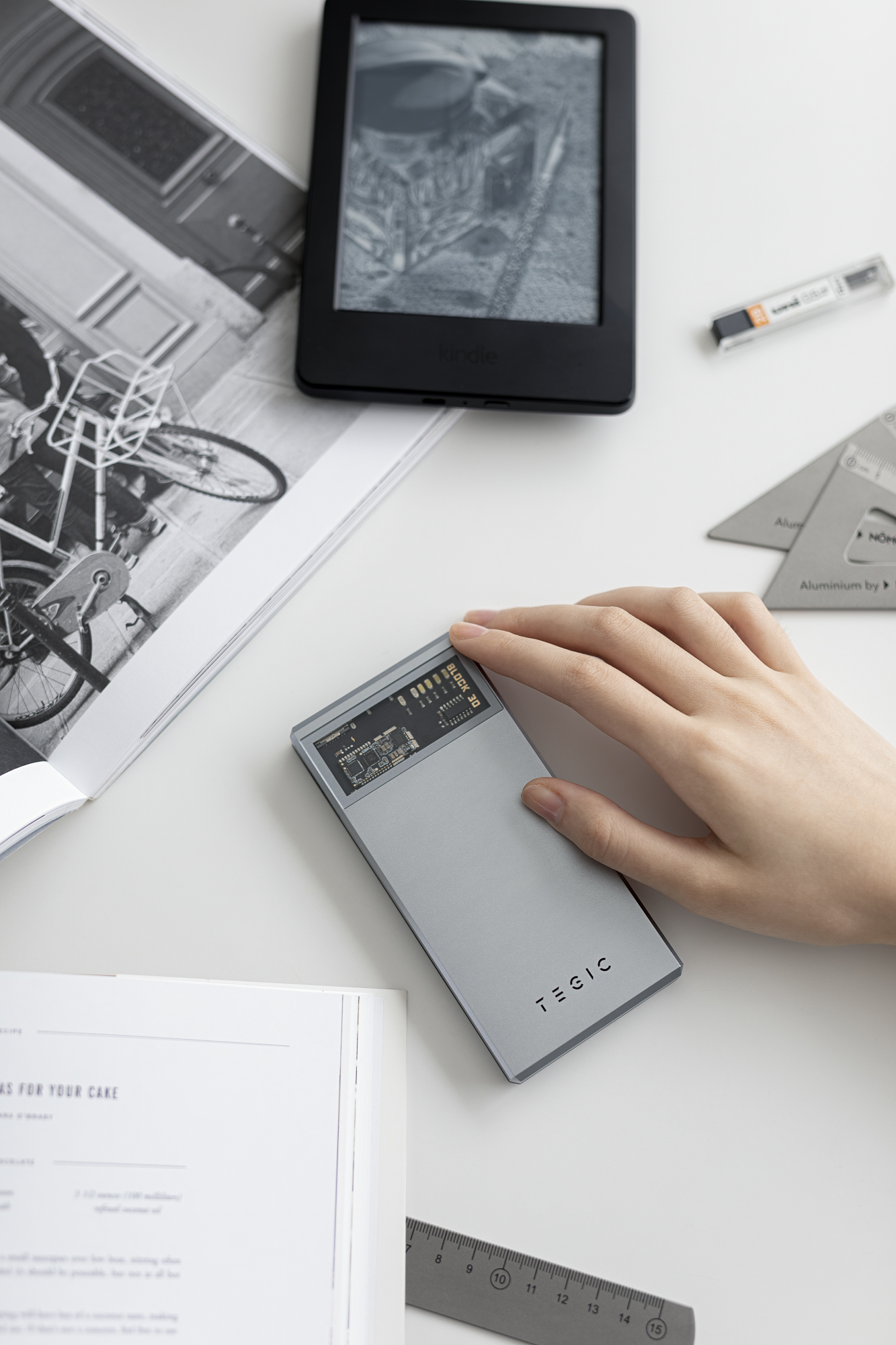 portable source，portable battery，chip，Shenzhen，Product shooting，