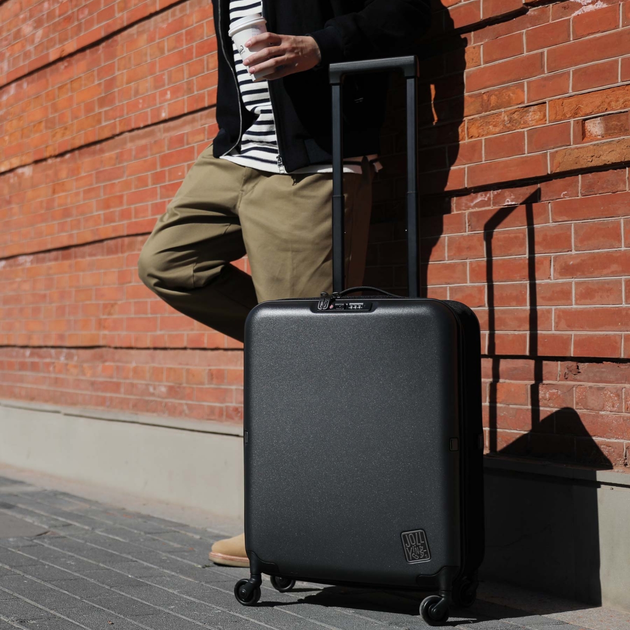 Jollying Pebble，Draw bar box，fold，Provincial space，Combination lock，