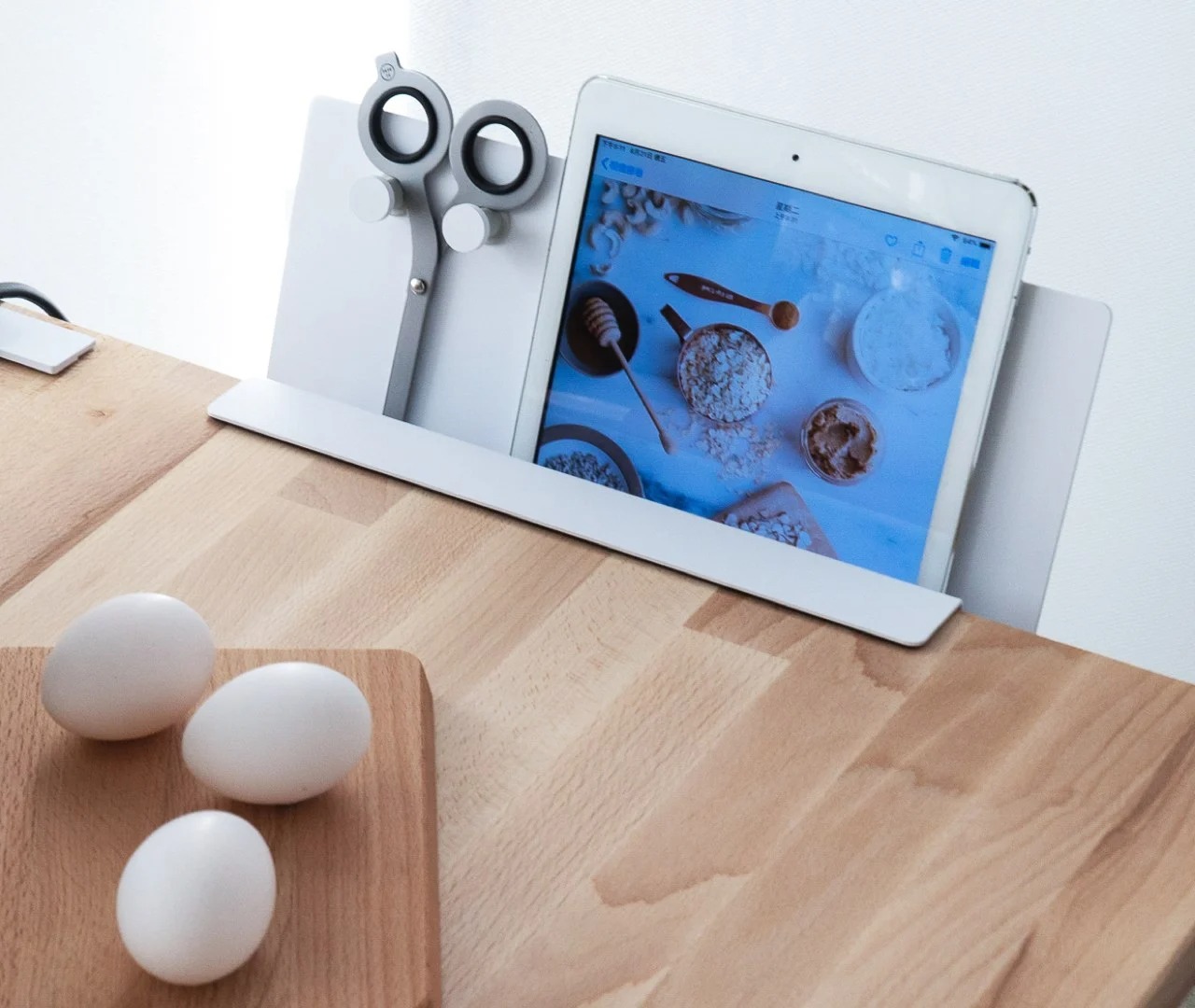 Storage rack，Receive，to work in an office，