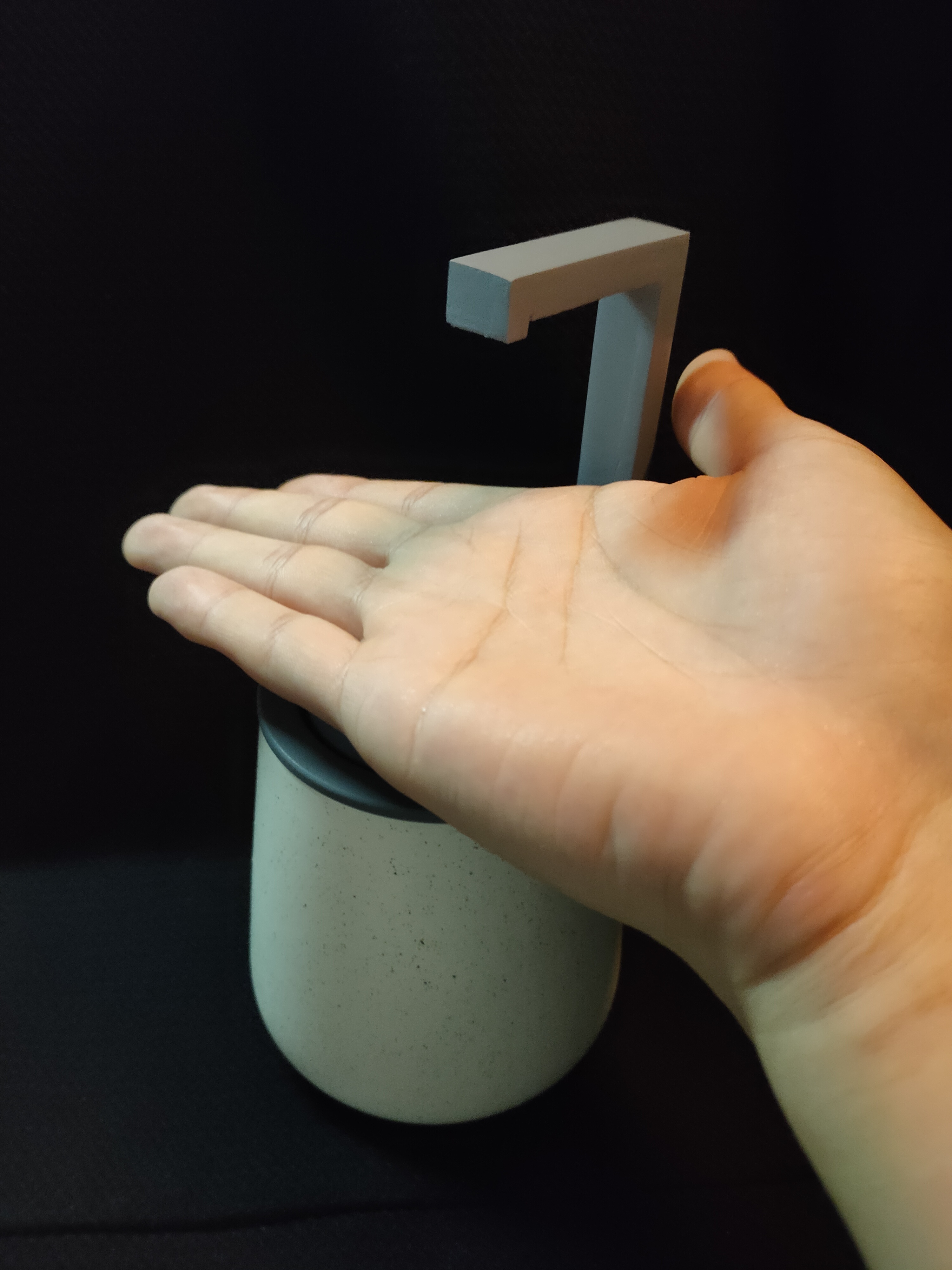 Liquid soap，single-handedly，Accessibility，Hand sanitizer bottle，Ergonomics，Ergonomics，Disabled，