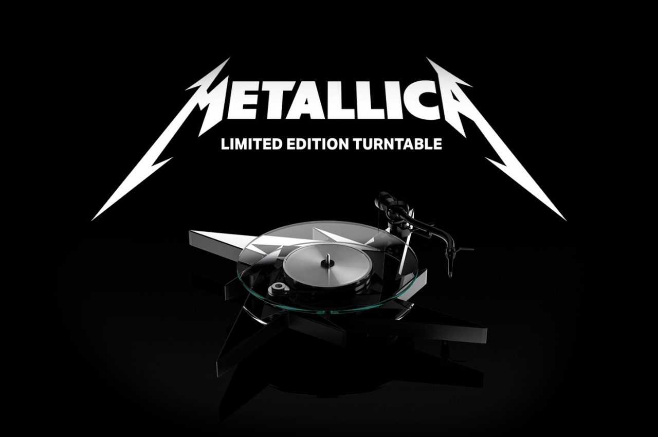 a record player，Metal music，product design，turntable，Metallica，