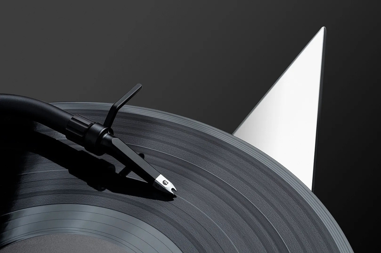 a record player，Metal music，product design，turntable，Metallica，
