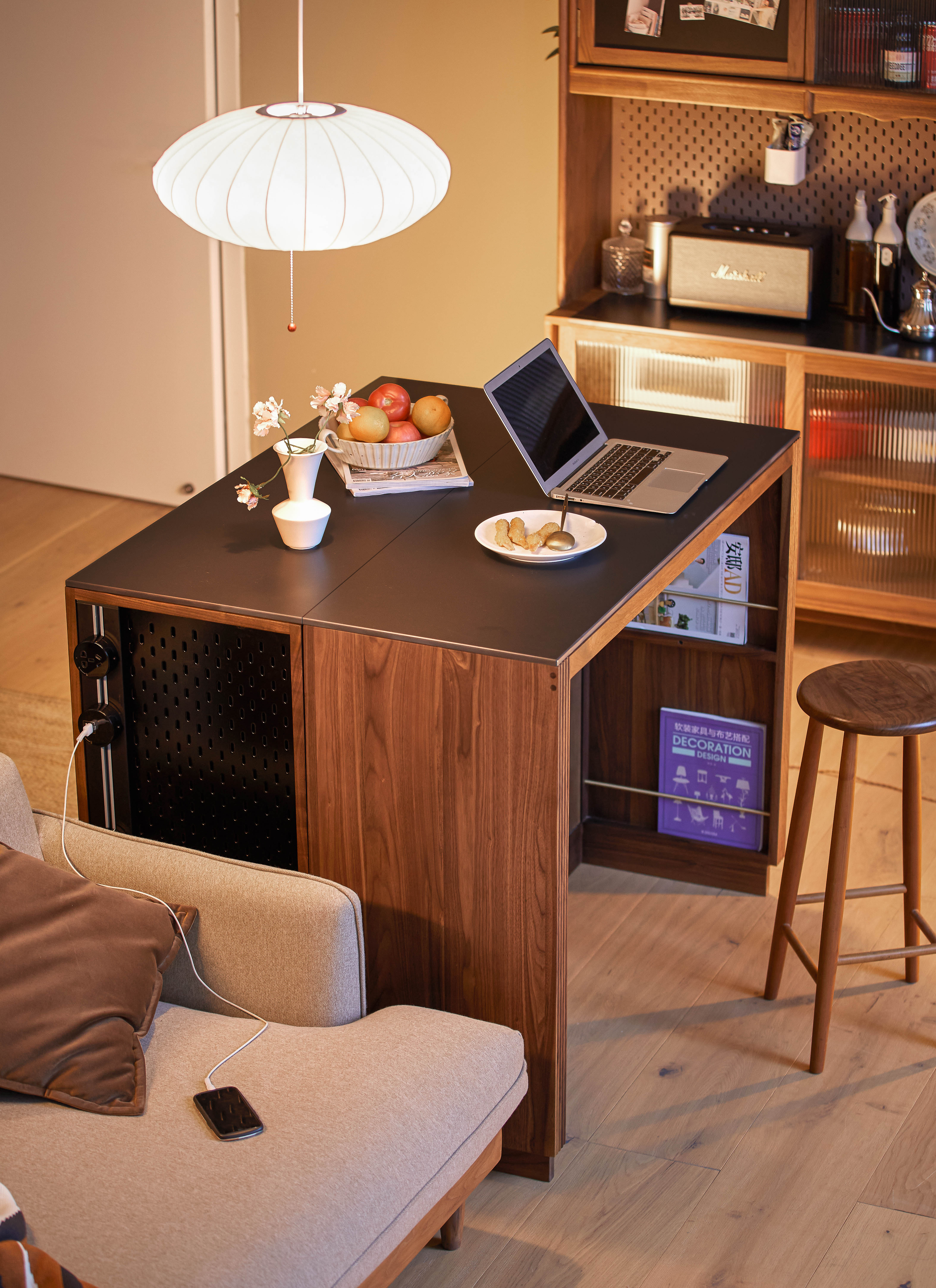 North American black walnut，Island Platform，Restaurant Design，