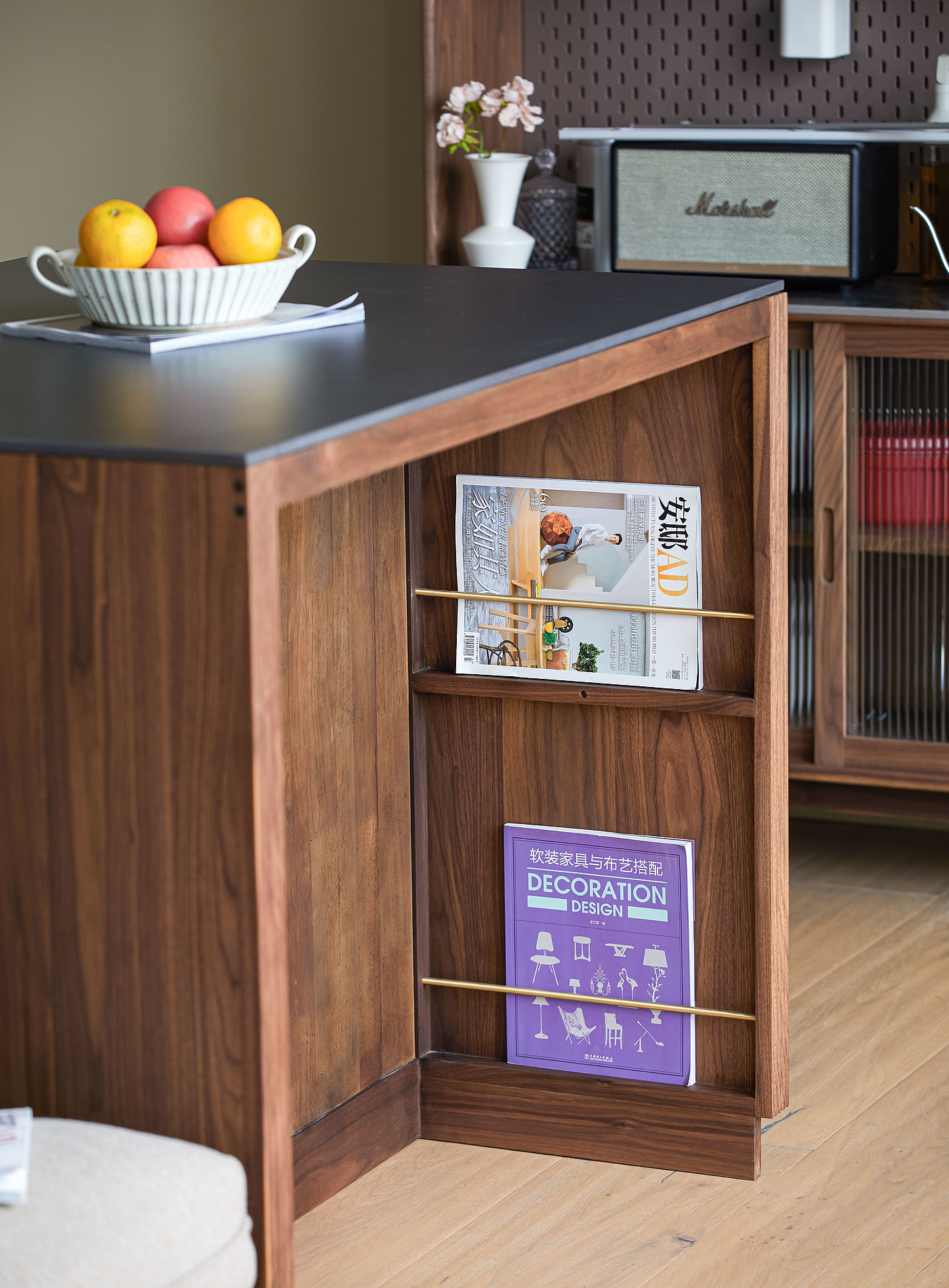 North American black walnut，Island Platform，Restaurant Design，