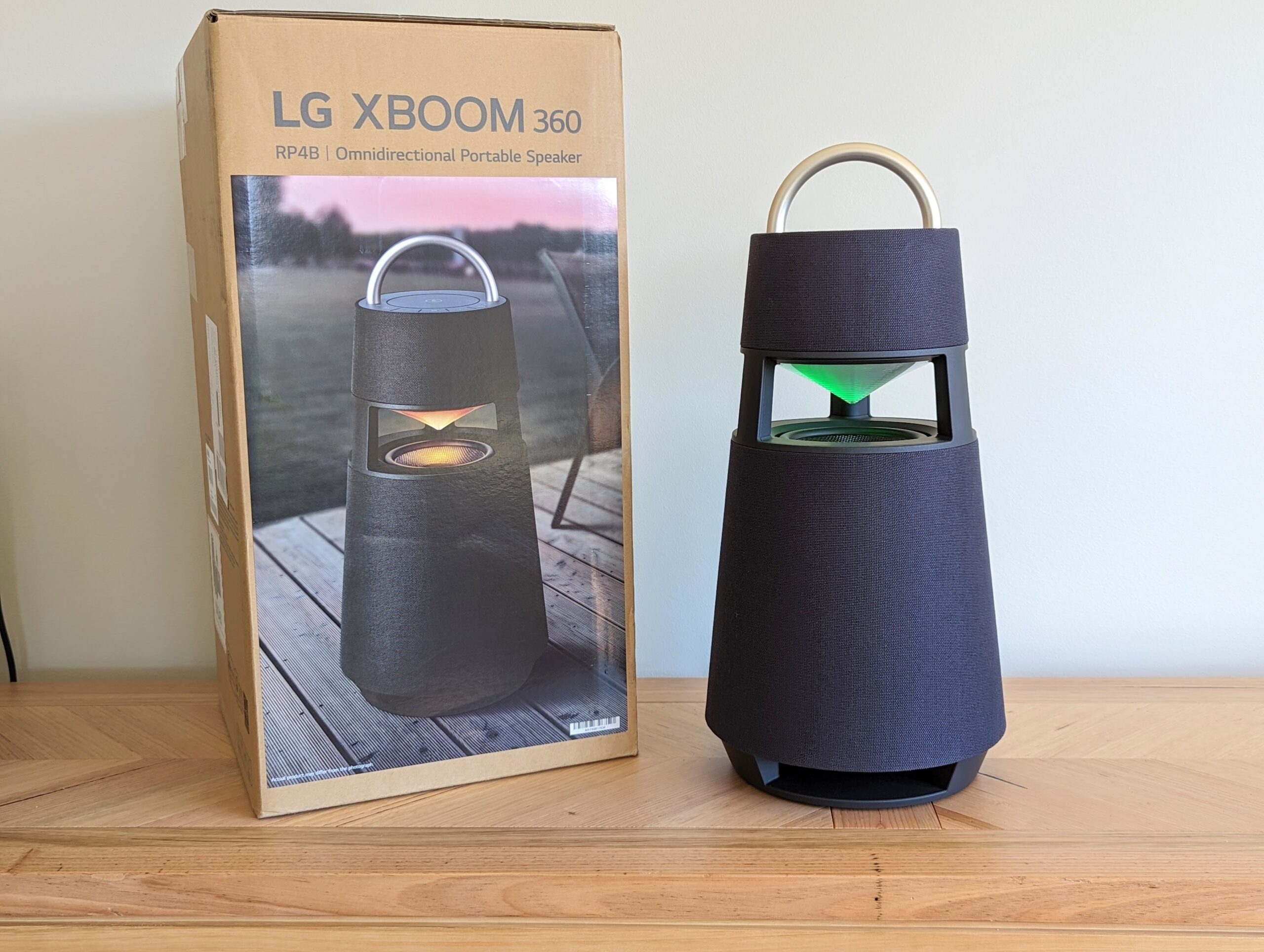 LG Xboom360 Series，loudspeaker box，Digital，2022 Red Dot Product Design Award，