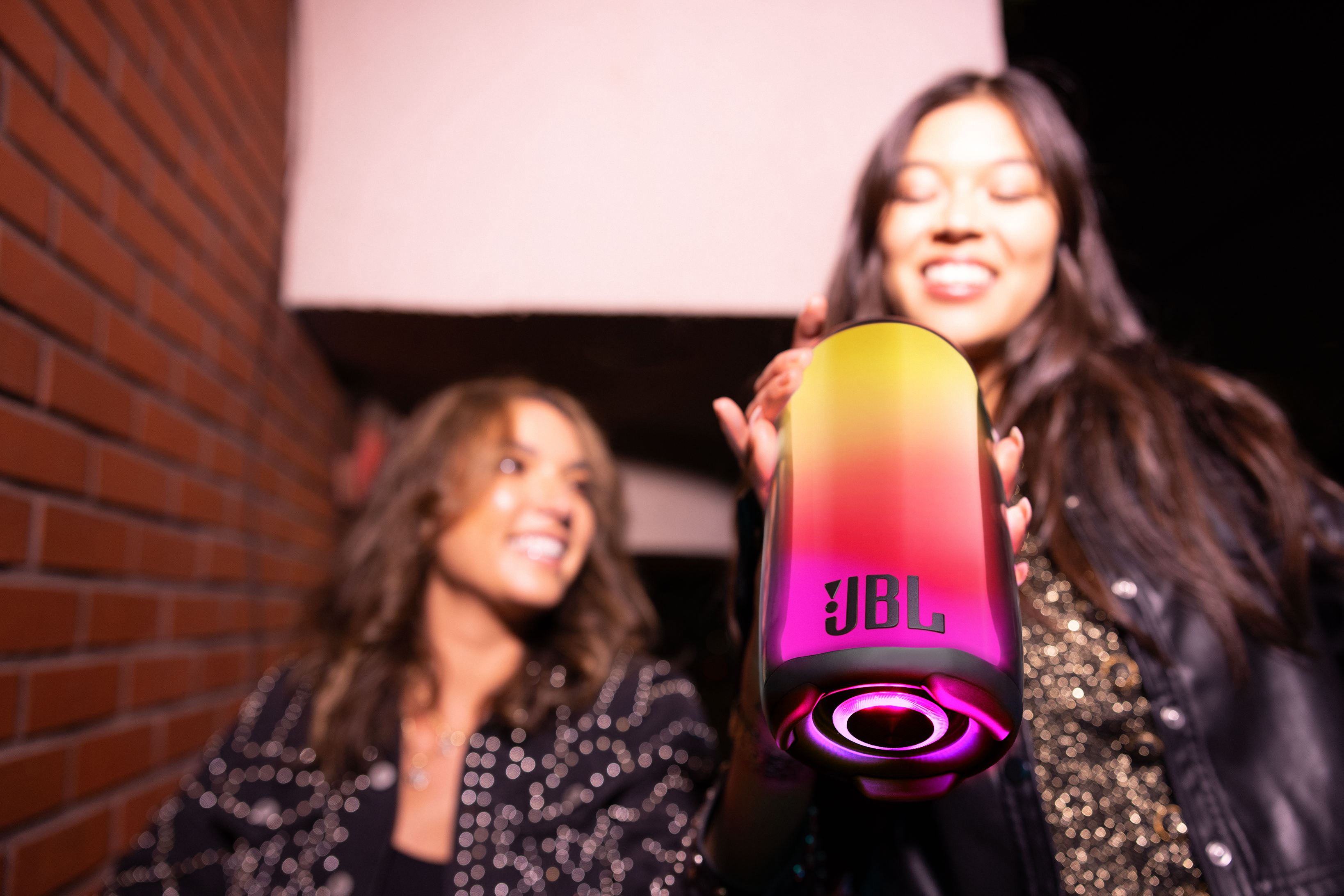 JBL Pulse 5，loudspeaker box，Digital，2022 Red Dot Product Design Award，