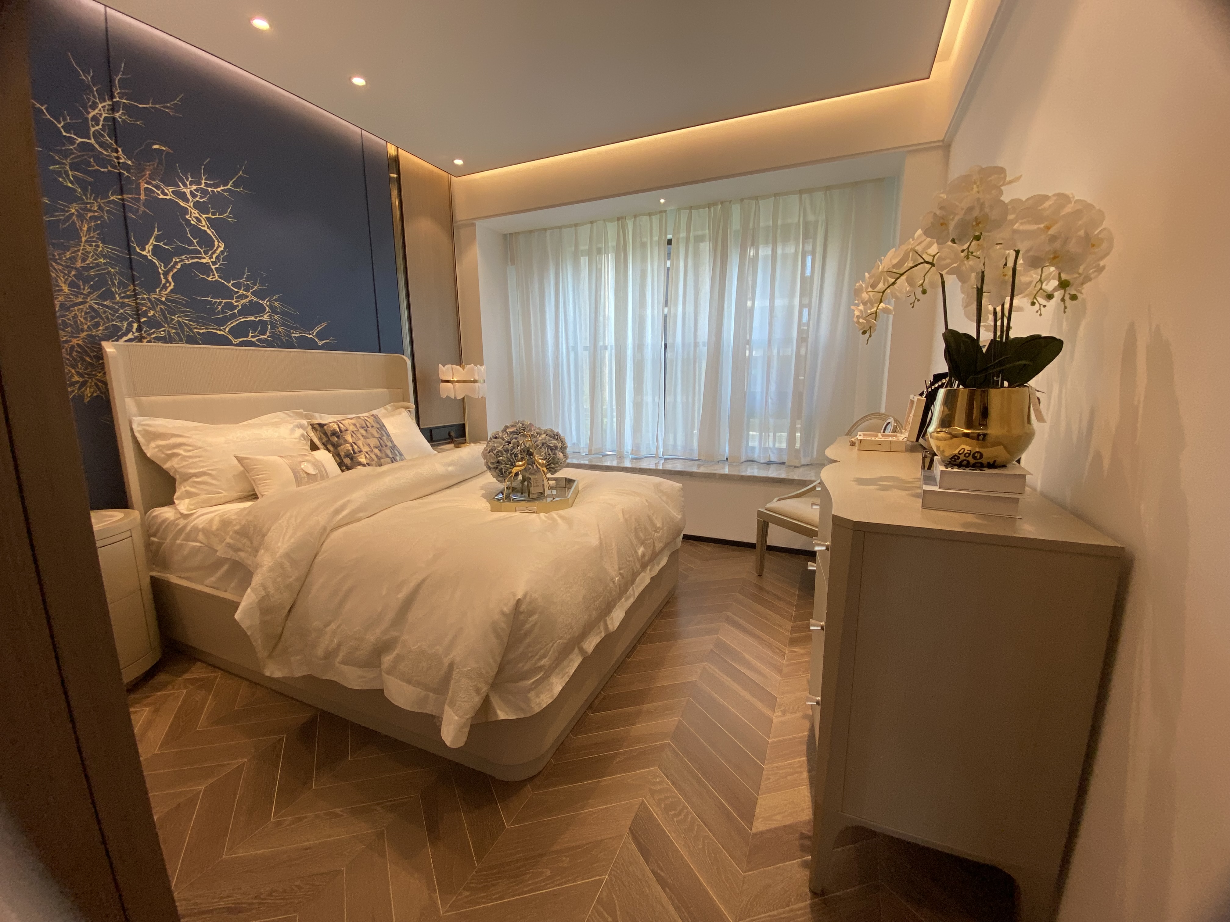 Romance; Modern; Retro，