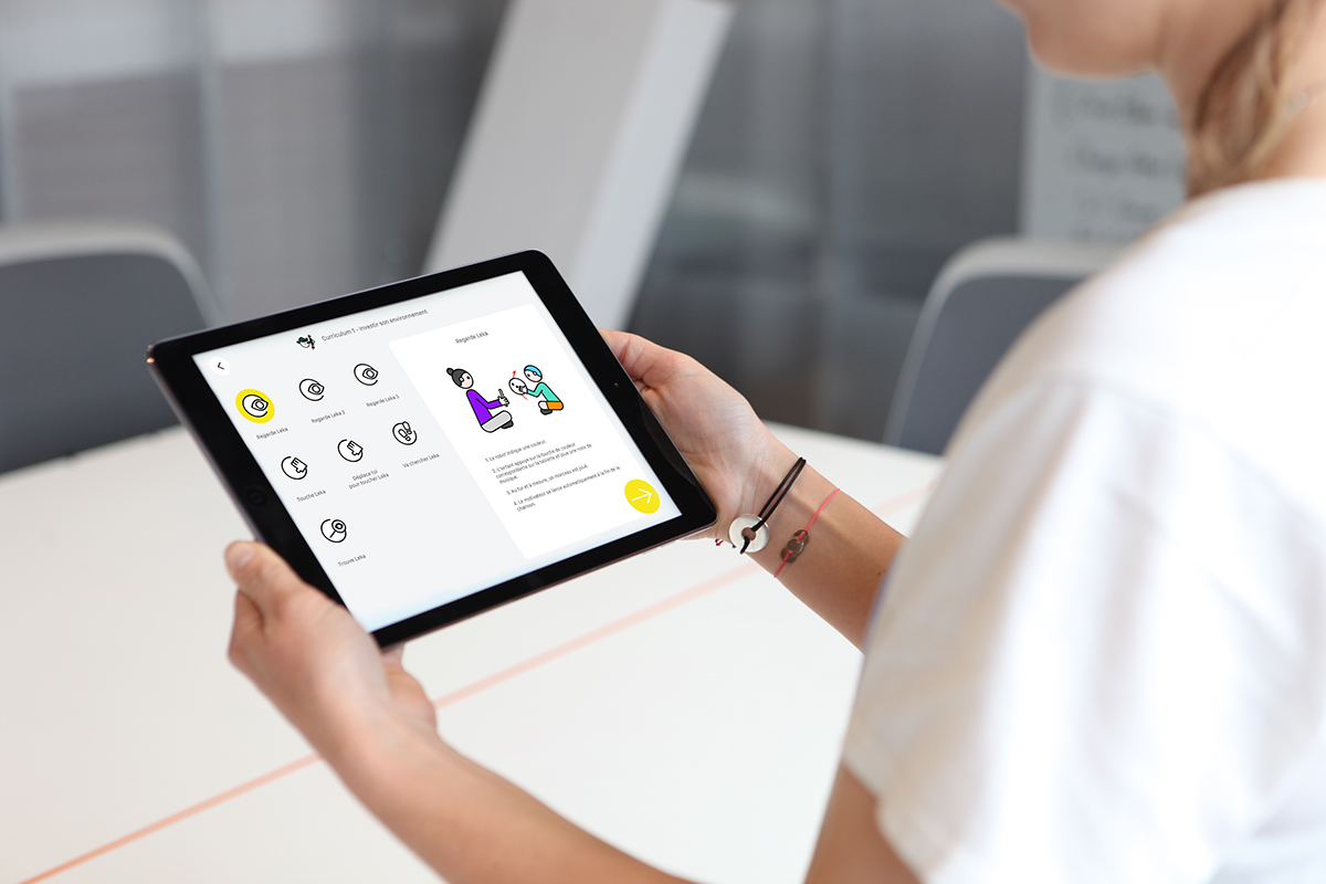 Play，Intelligent toy，Interactive robot，