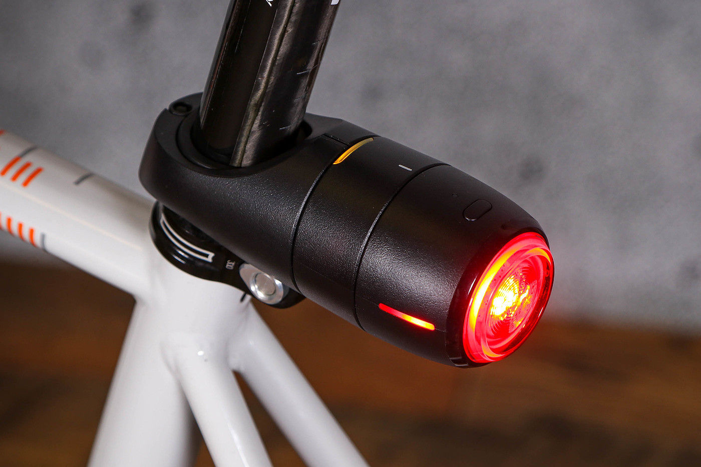 Vodafone Curve Bike，Bicycle lamp，GPS Tracker，2022 Red Dot Product Design Award，