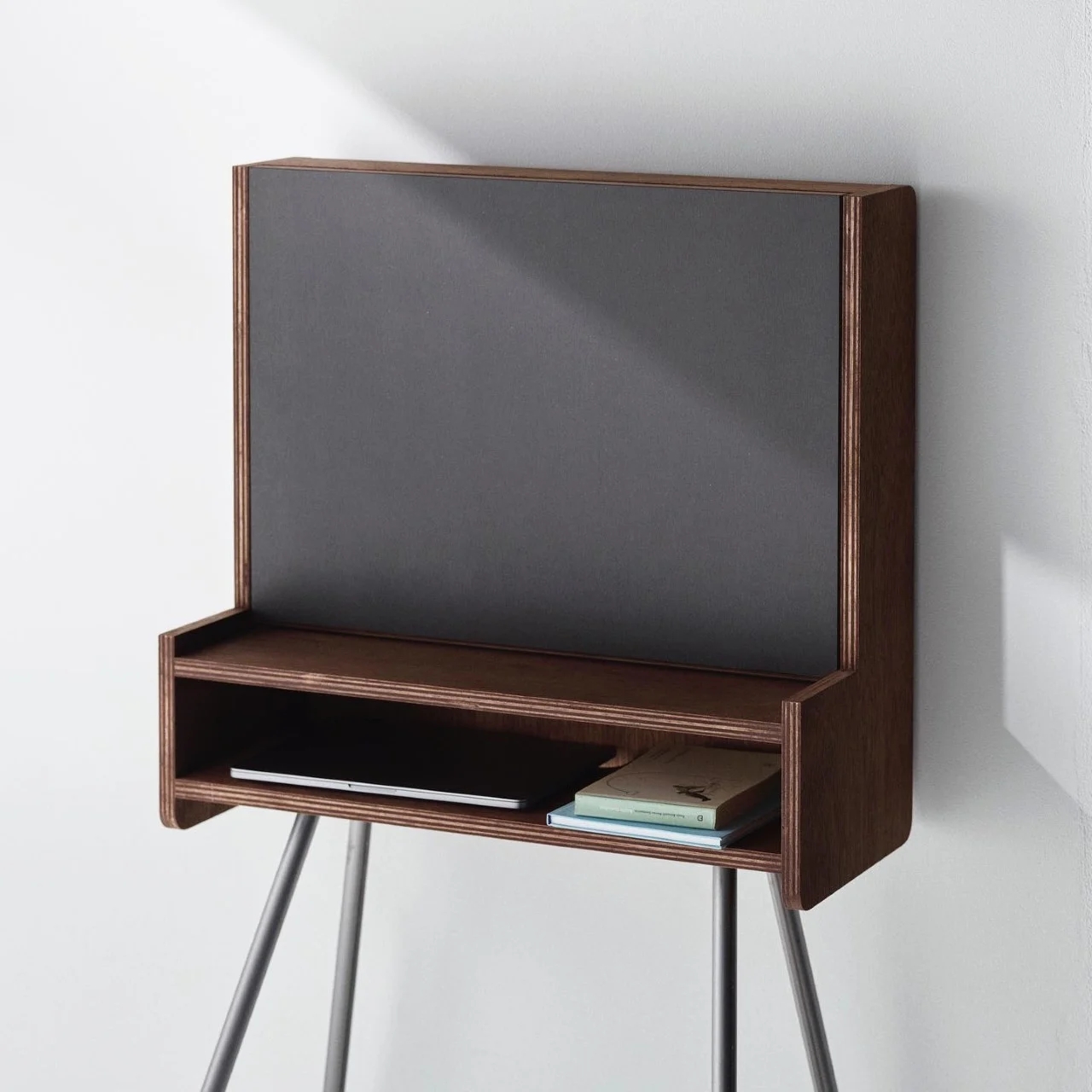 desk，product design，office，woodiness，