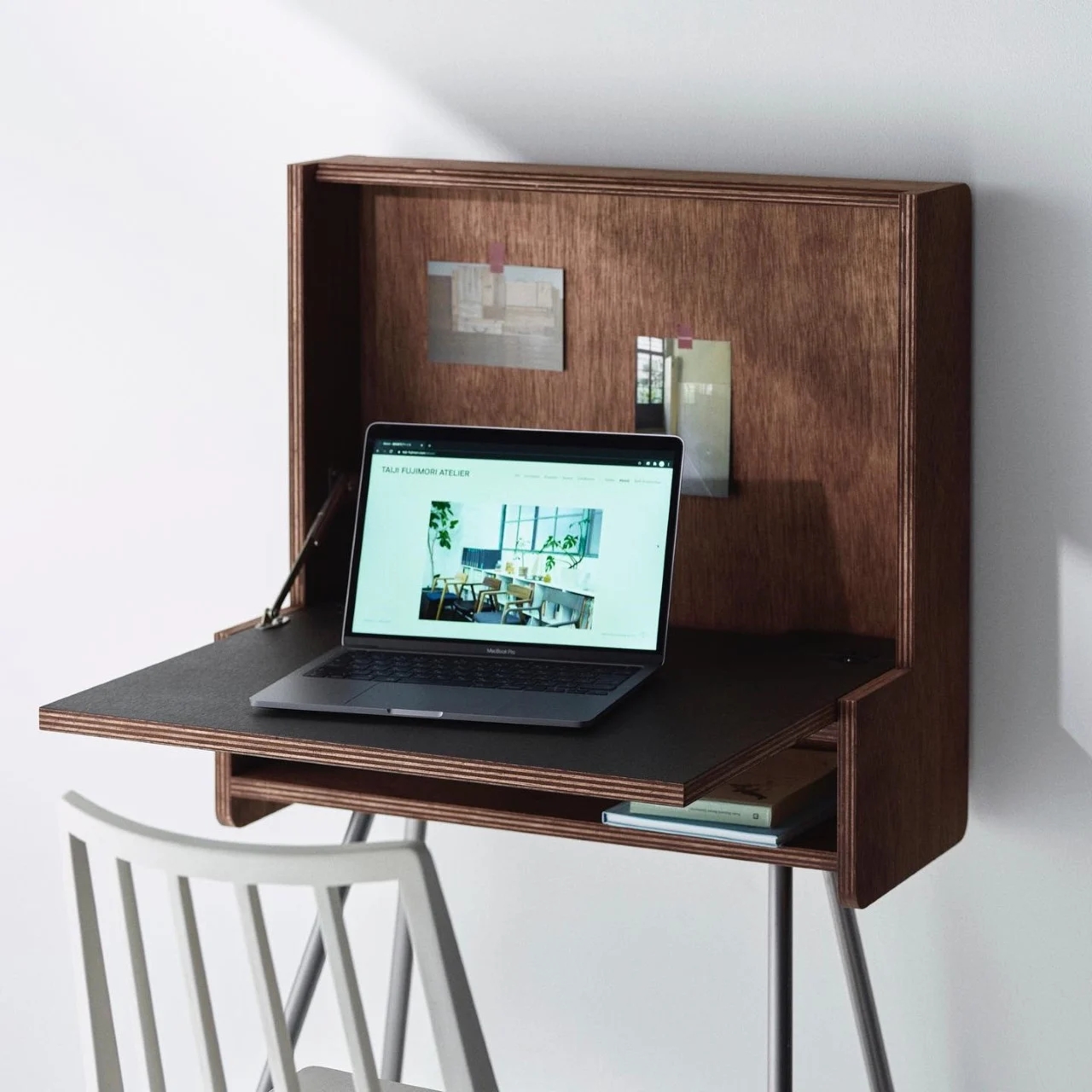 desk，product design，office，woodiness，