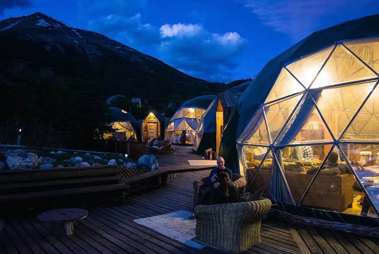 camping，Luxury camping，dome，on vacation，ecology，