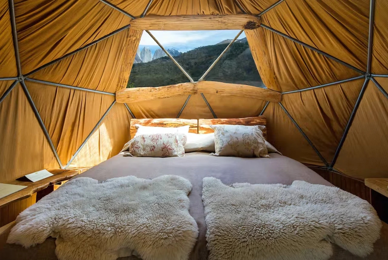 camping，Luxury camping，dome，on vacation，ecology，