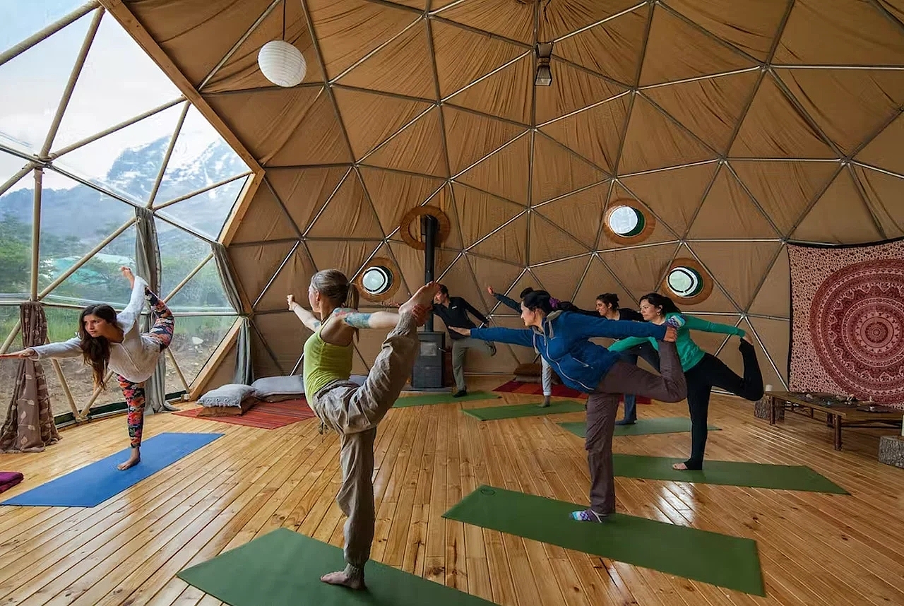 camping，Luxury camping，dome，on vacation，ecology，