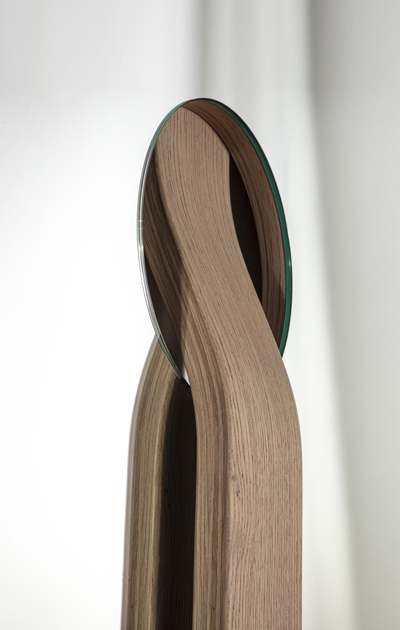 Dmitry Kozinenko，"Irpin" mirror，product design，