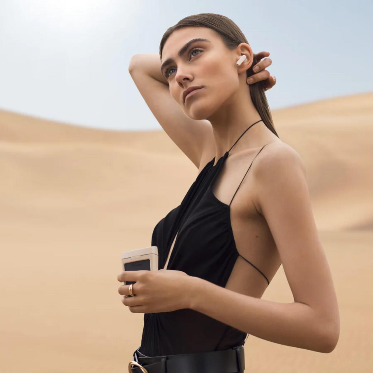 Bluetooth headset，Appearance design，Solar charging，tws，