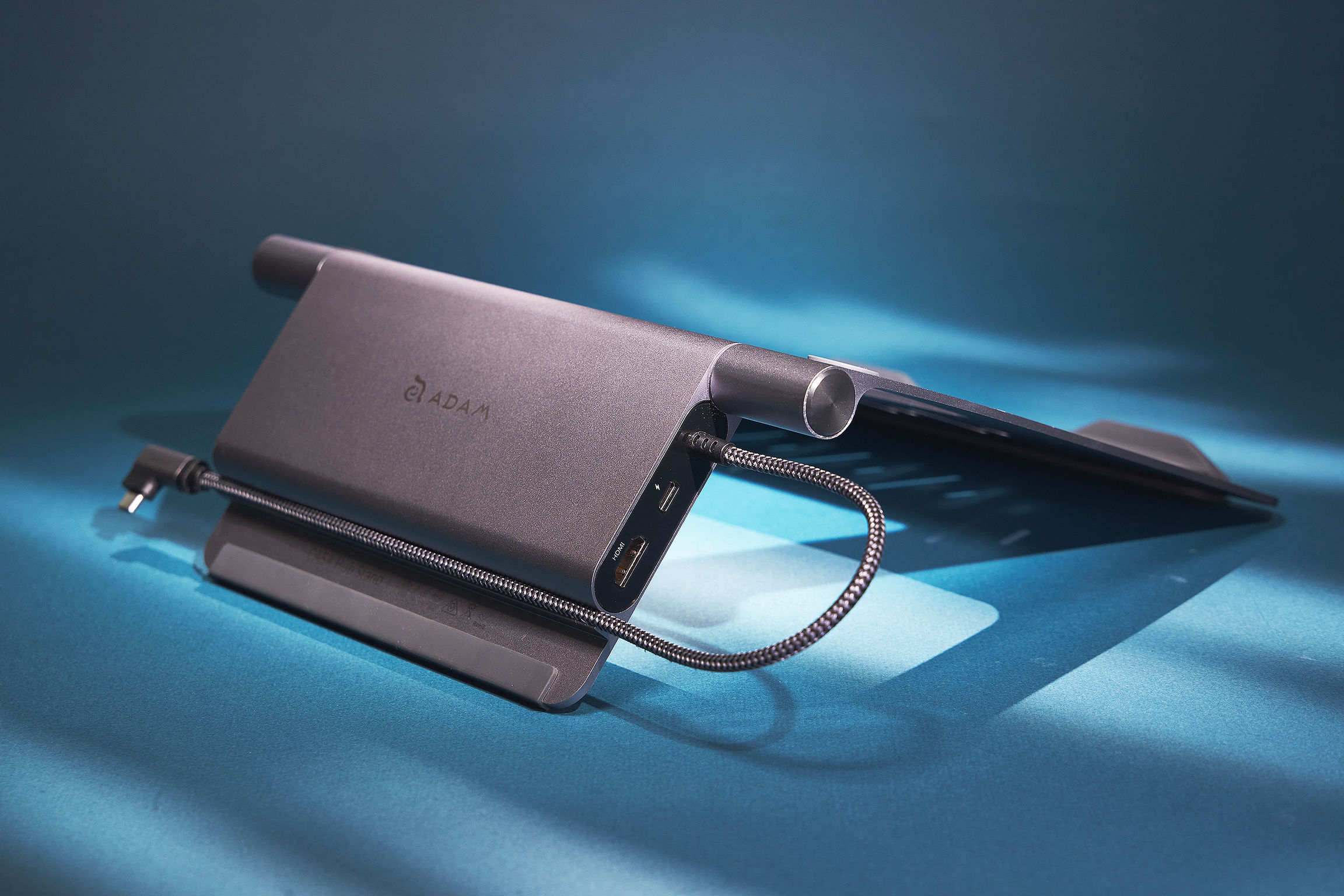 Digital accessories，Bracket，Ergonomics，2022 Red Dot Product Design Award，