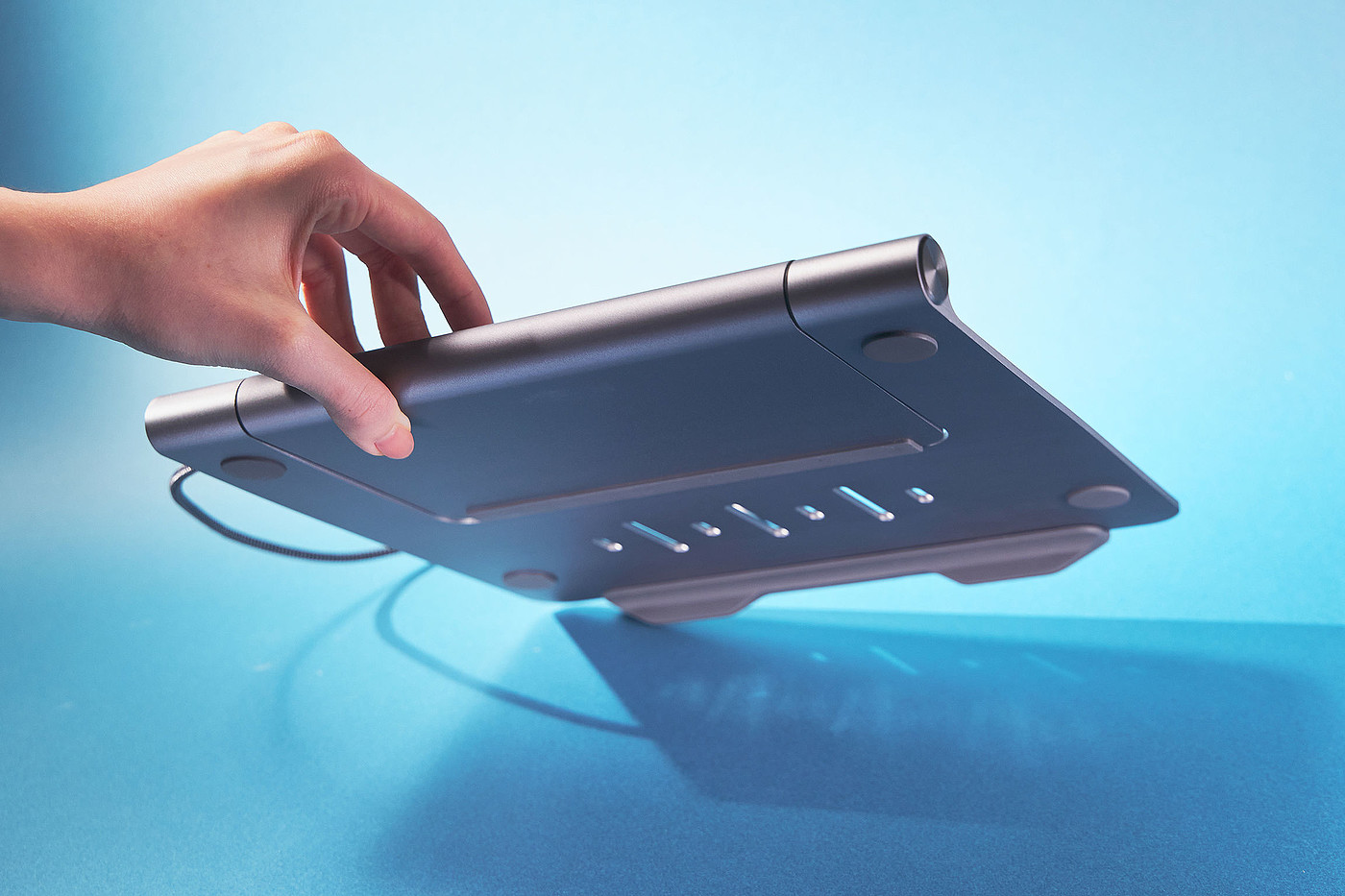 Digital accessories，Bracket，Ergonomics，2022 Red Dot Product Design Award，