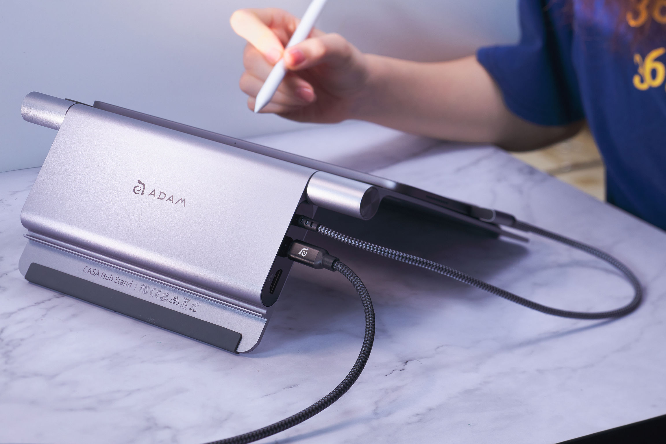 Digital accessories，Bracket，Ergonomics，2022 Red Dot Product Design Award，