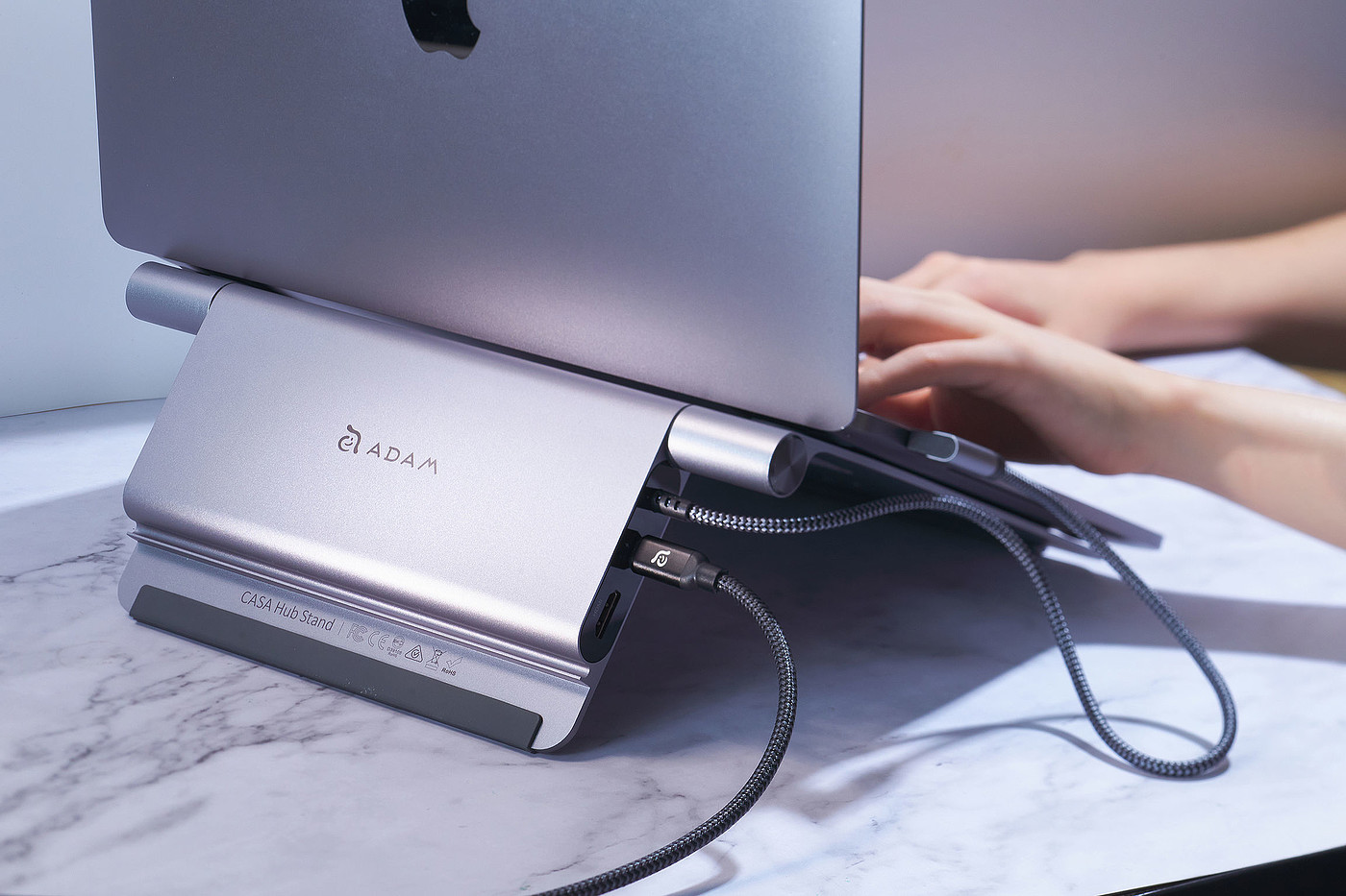 Digital accessories，Bracket，Ergonomics，2022 Red Dot Product Design Award，
