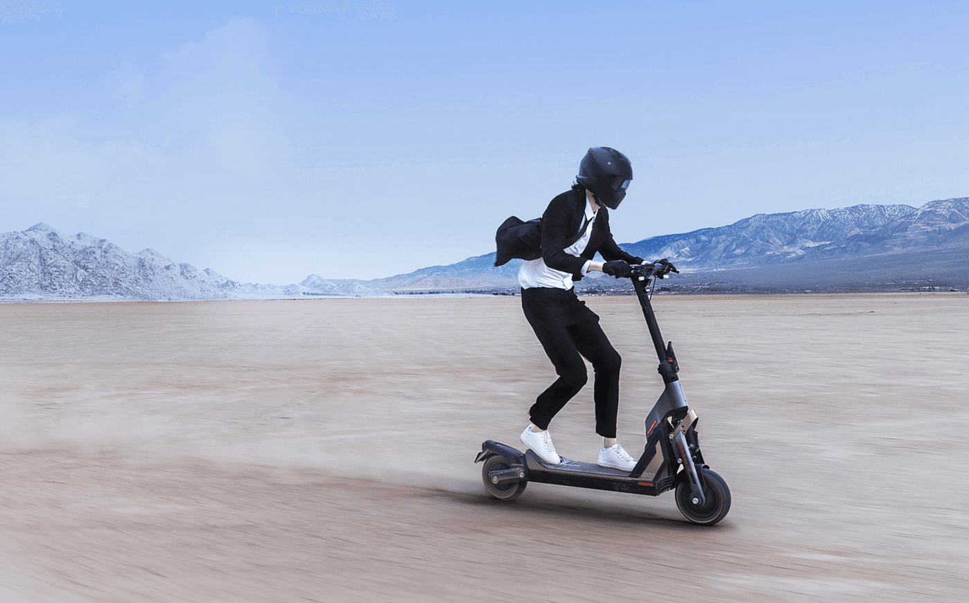 2022 Red Dot Product Design Award，segway，Superscooter GT，Electric scooter，OLED，